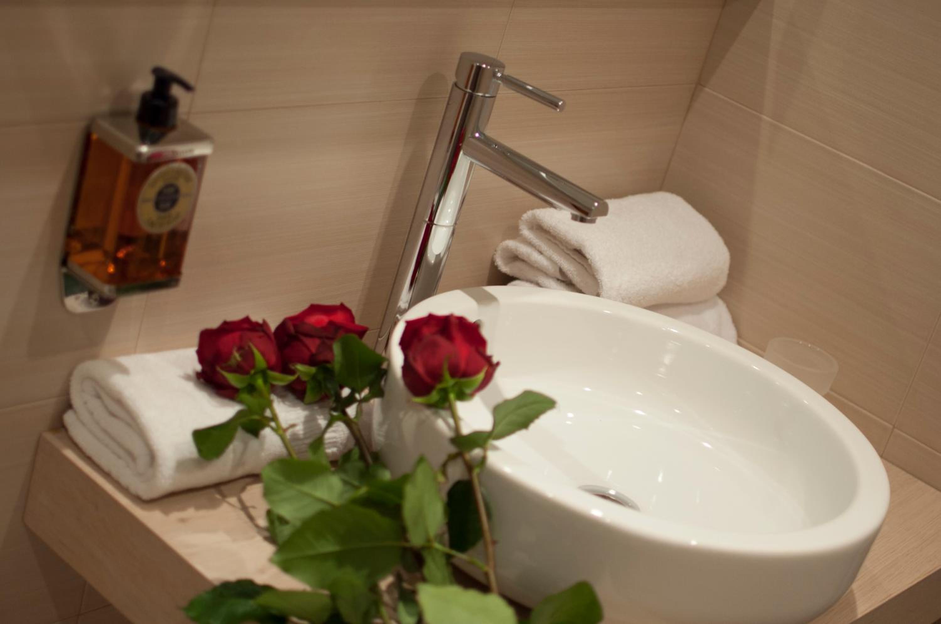 Deluxe Double or Twin Room with Sea View - Photo 5
