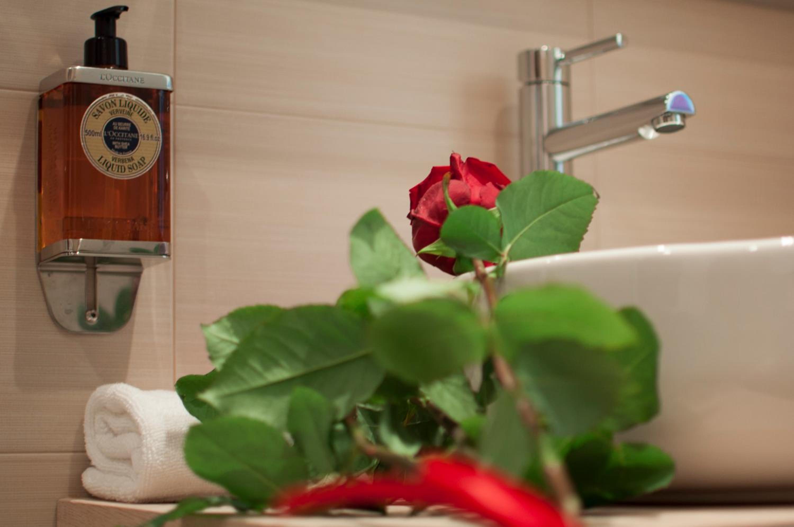 Deluxe Double or Twin Room with Sea View - Photo 7