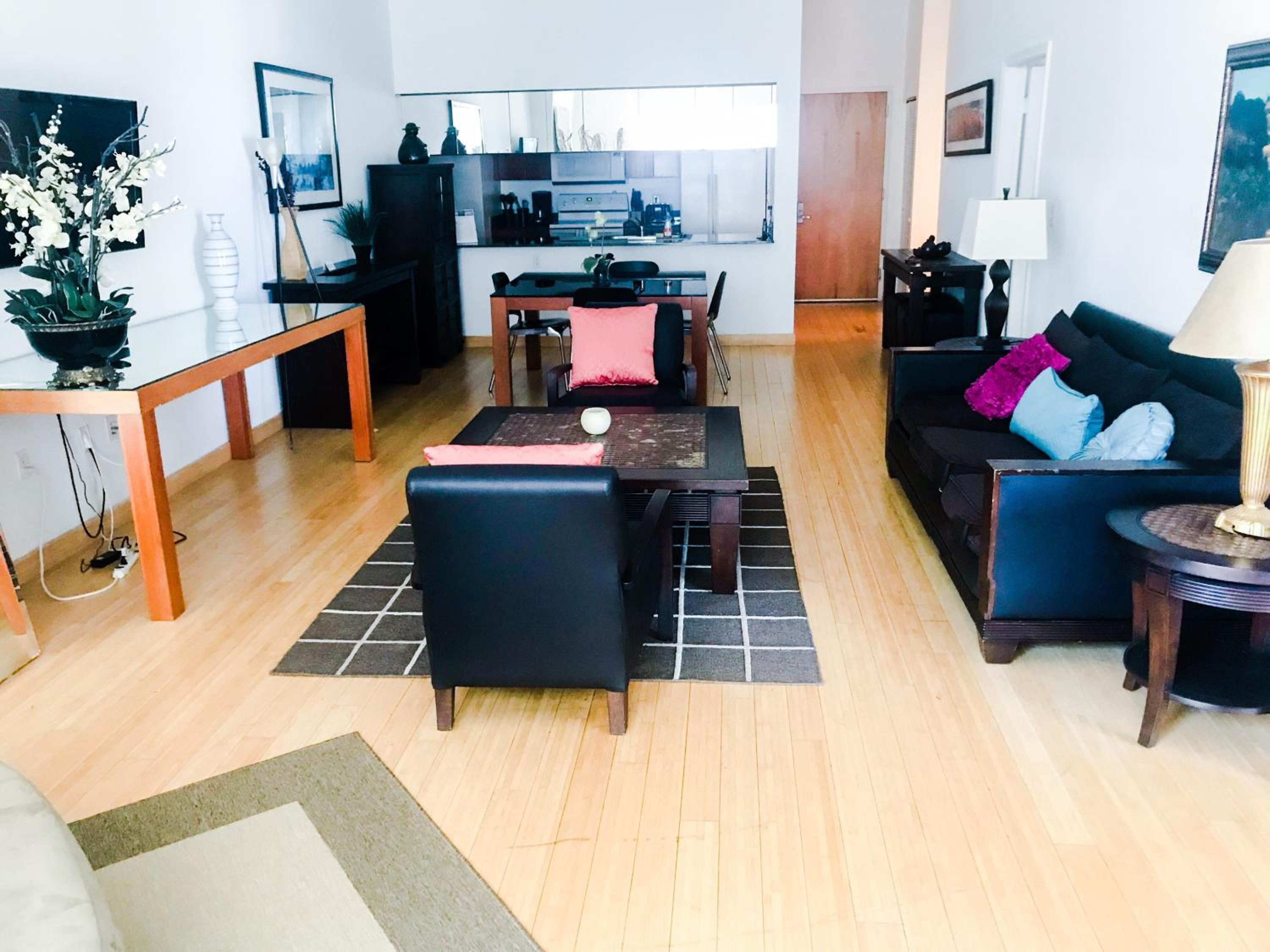 One-Bedroom Apartment photo 1