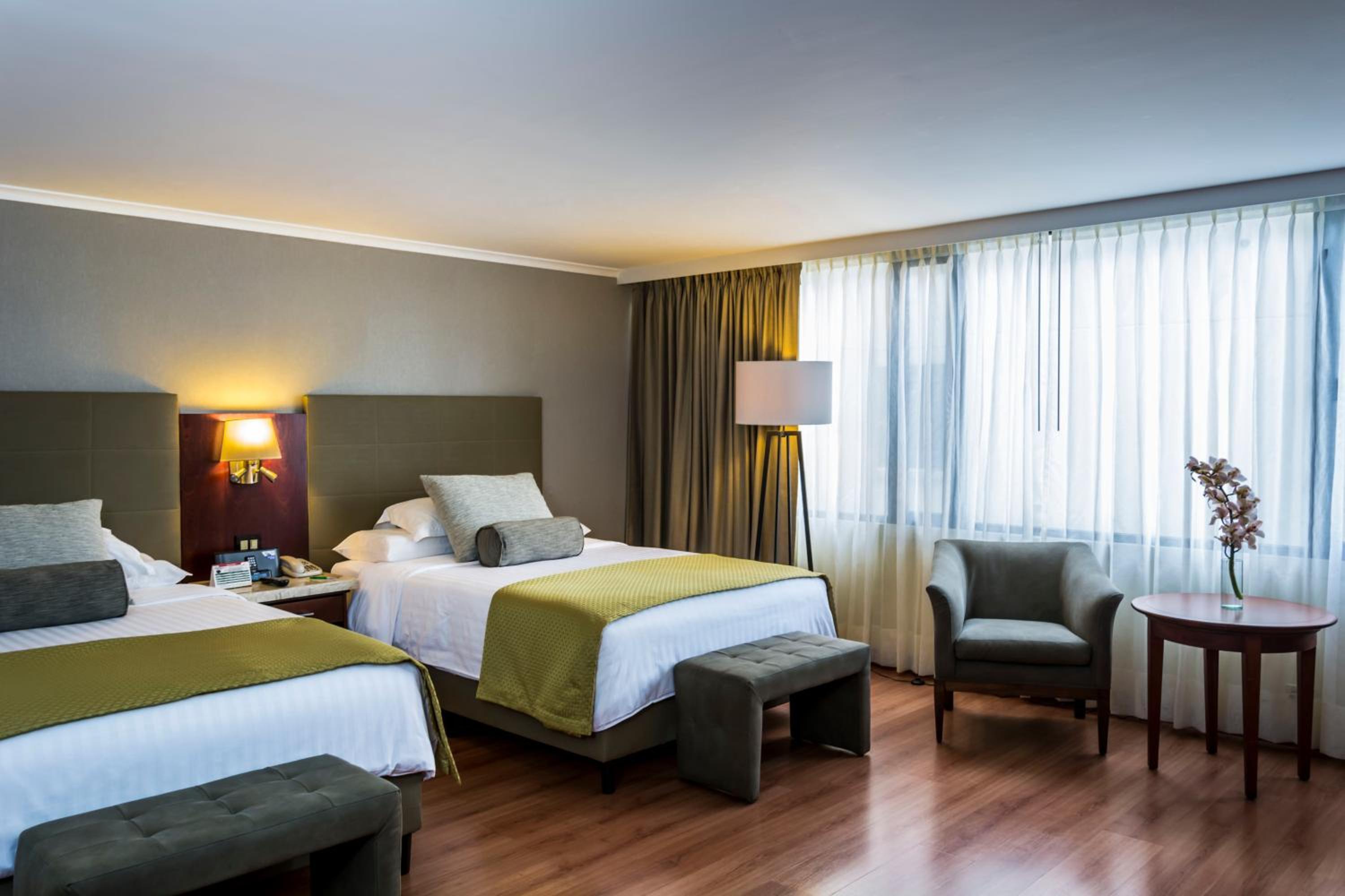 Double Room with Two Double Beds - Non-Smoking - Photo 3
