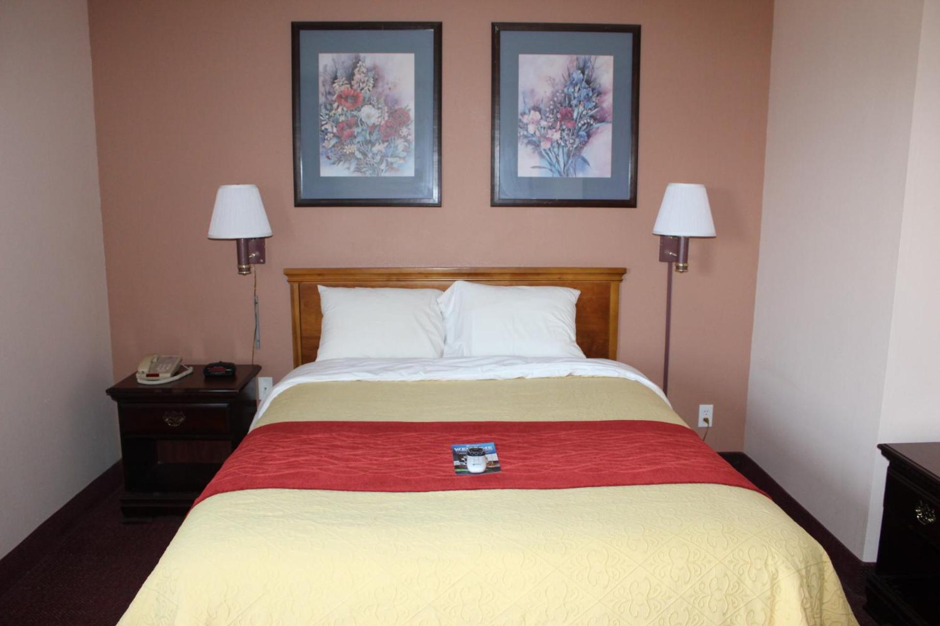 Queen Room photo 1