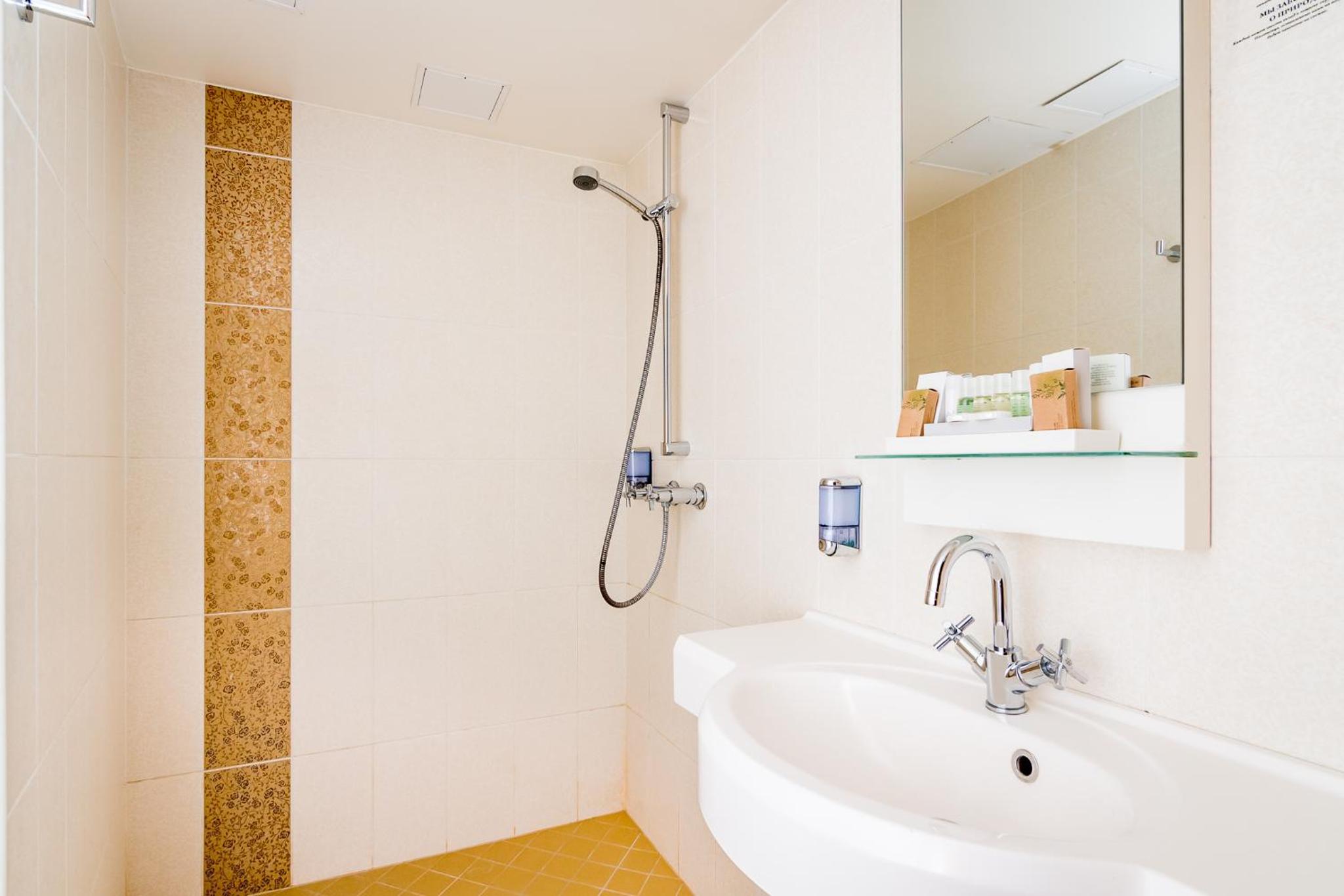 Superior Double or Twin Room with Free Parking - Photo 16