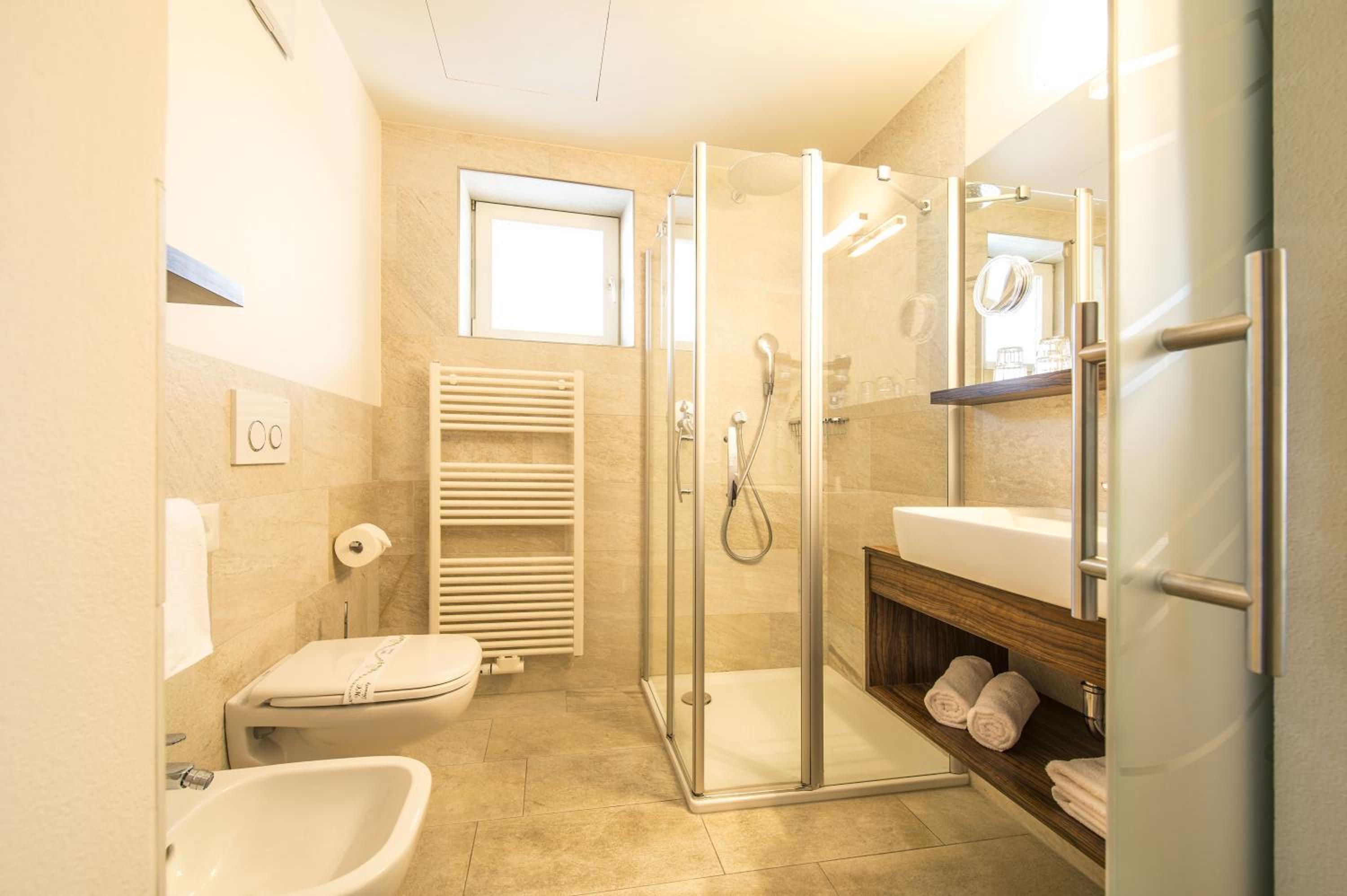 Double or Twin Room with Balcony - Photo 3