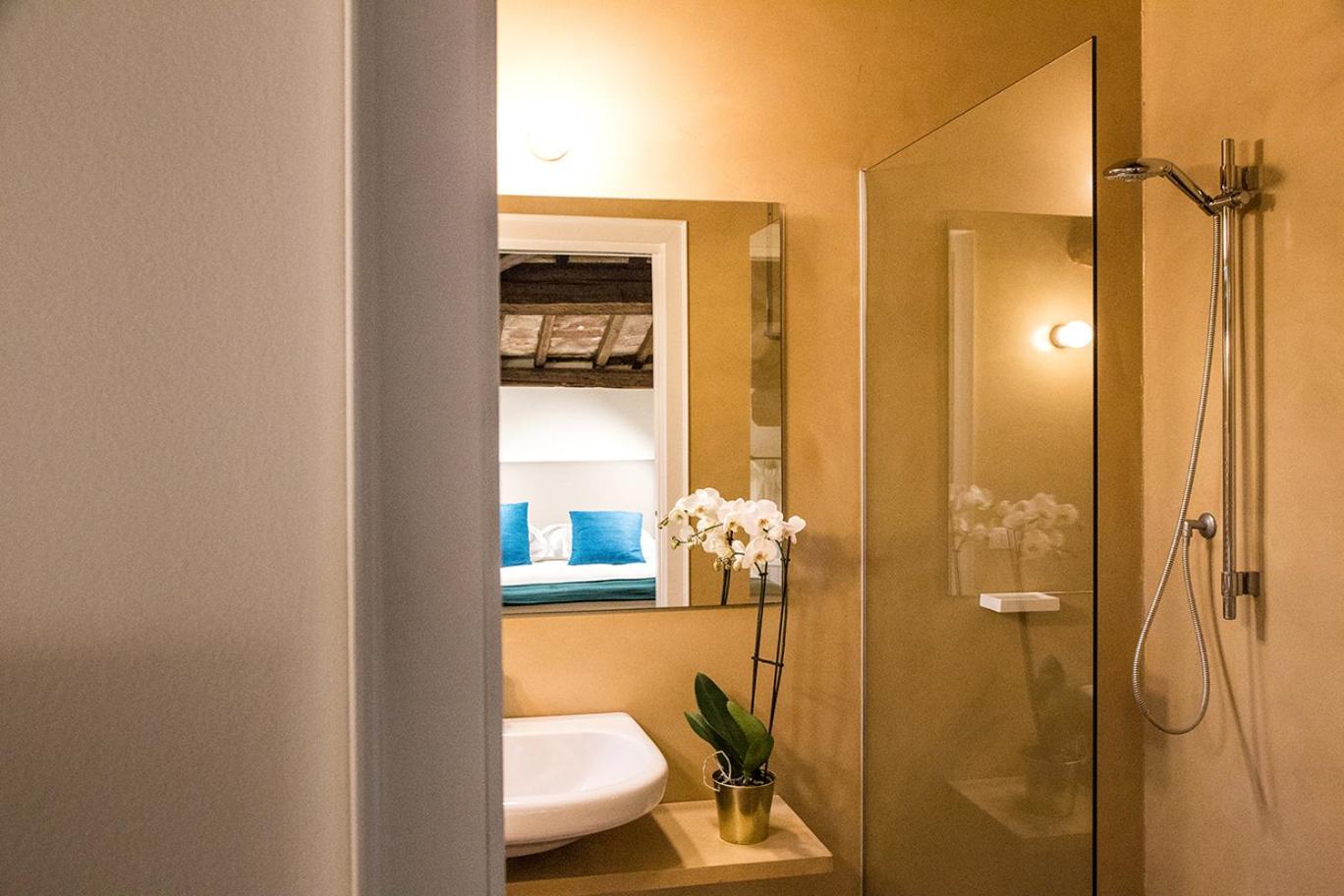 Deluxe Room - Photo 2