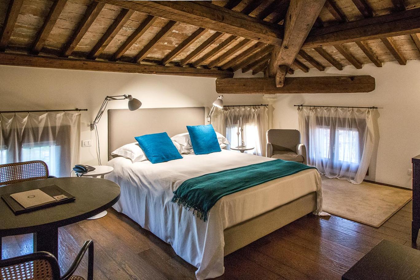 Deluxe Room - Photo 7