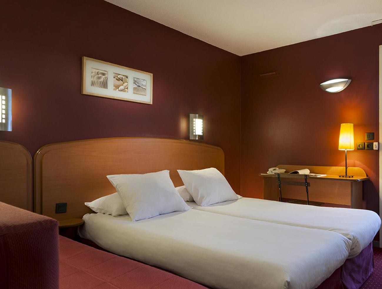 Twin Room - Photo 2