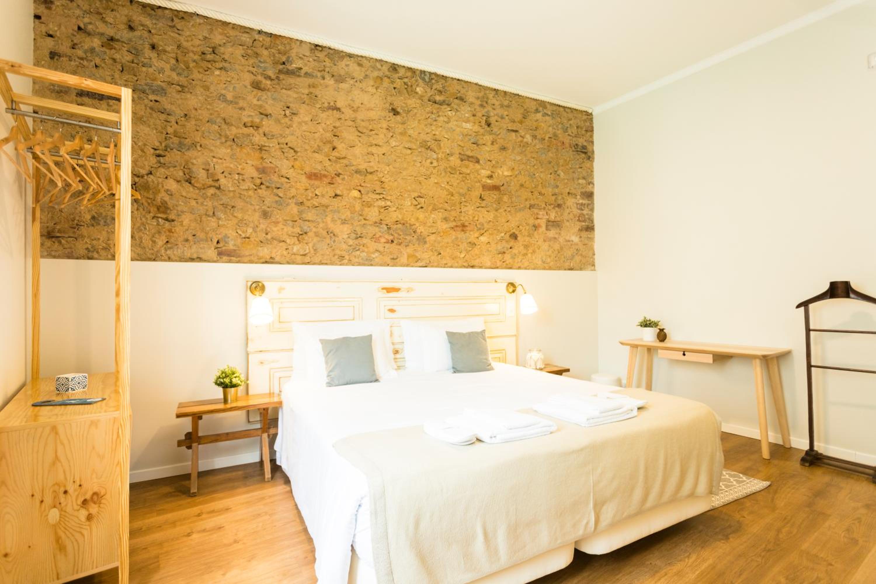 Double or Twin Room with Private Bathroom photo 2