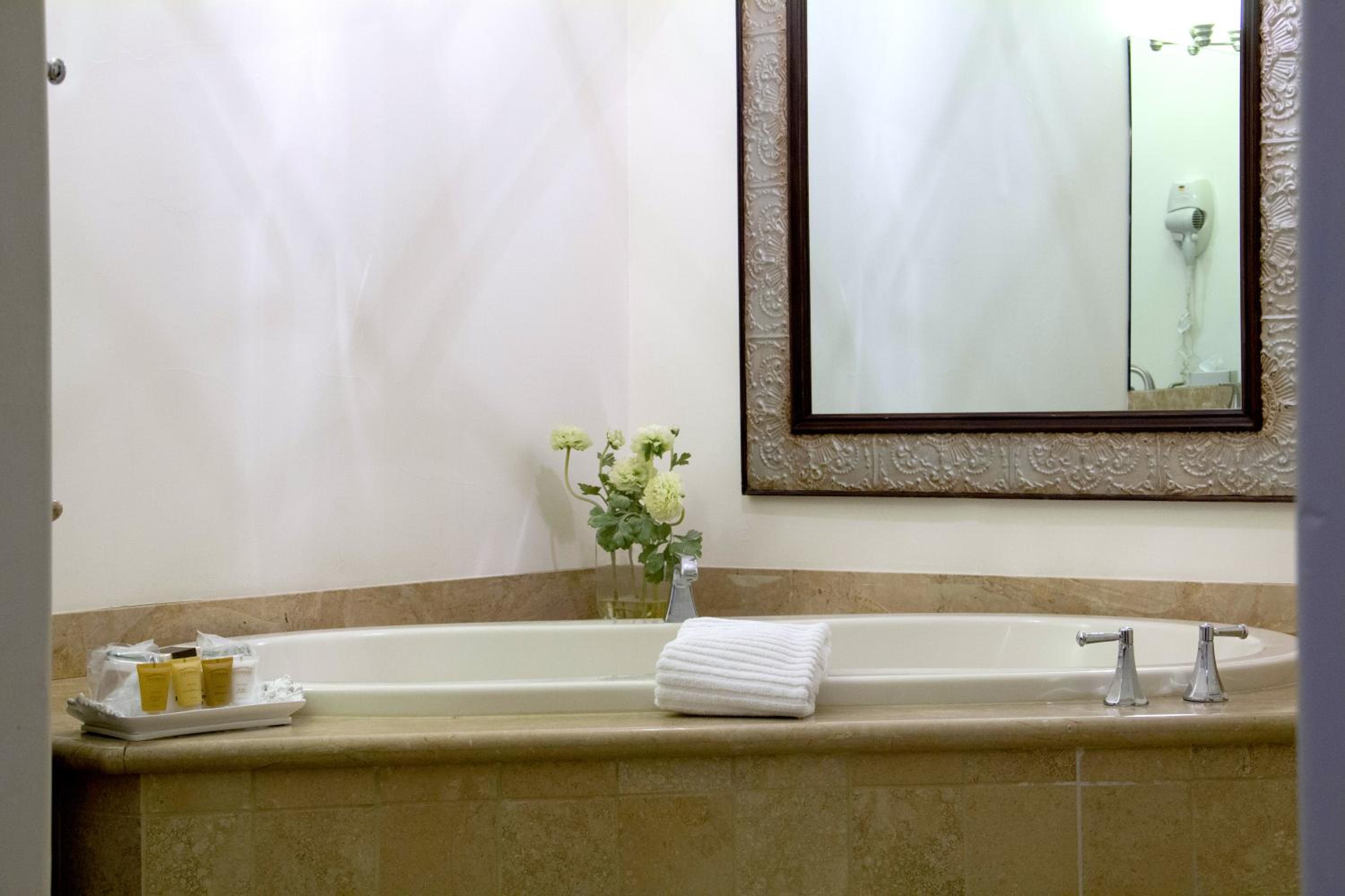 Executive Room - Photo 3