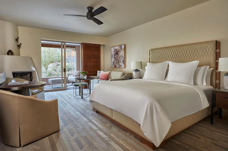 Premier Casita Room king bed