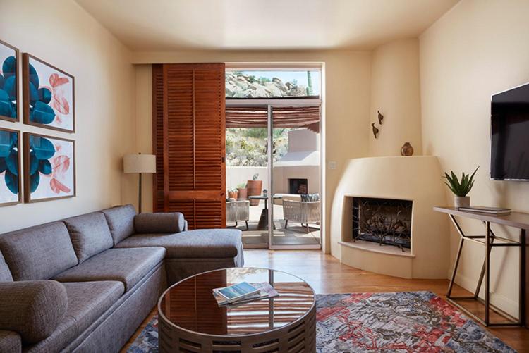 One-Bedroom Kiva Plunge Pool King Suite