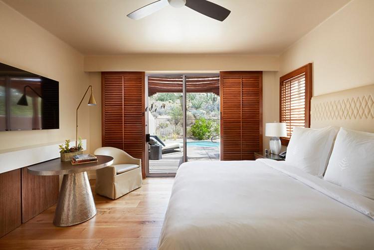 One-Bedroom Kiva Plunge Pool King Suite photo 2