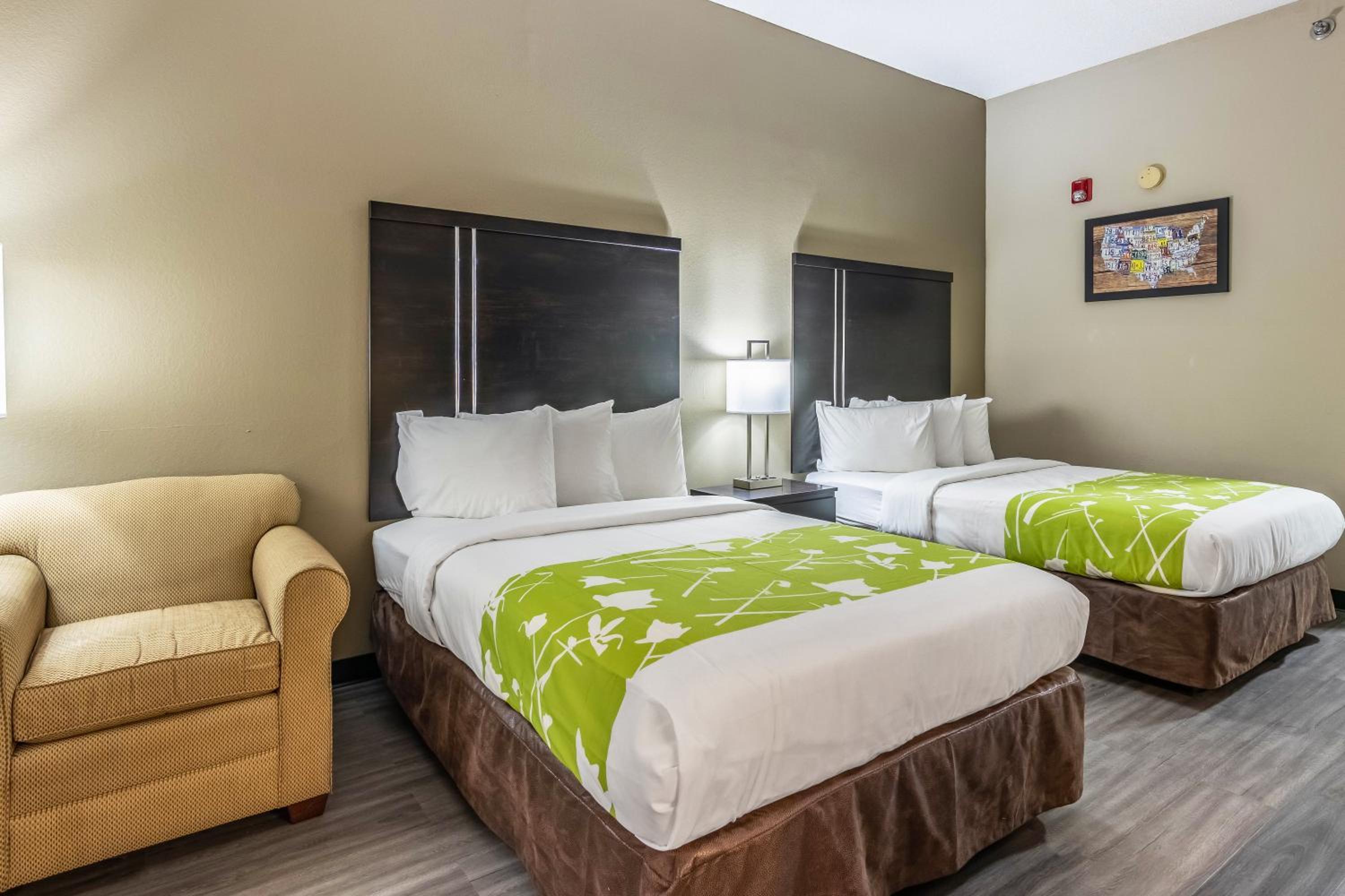 Double Room with Two Double Beds - Mobility Accessible/Non-Smoking - Photo 1