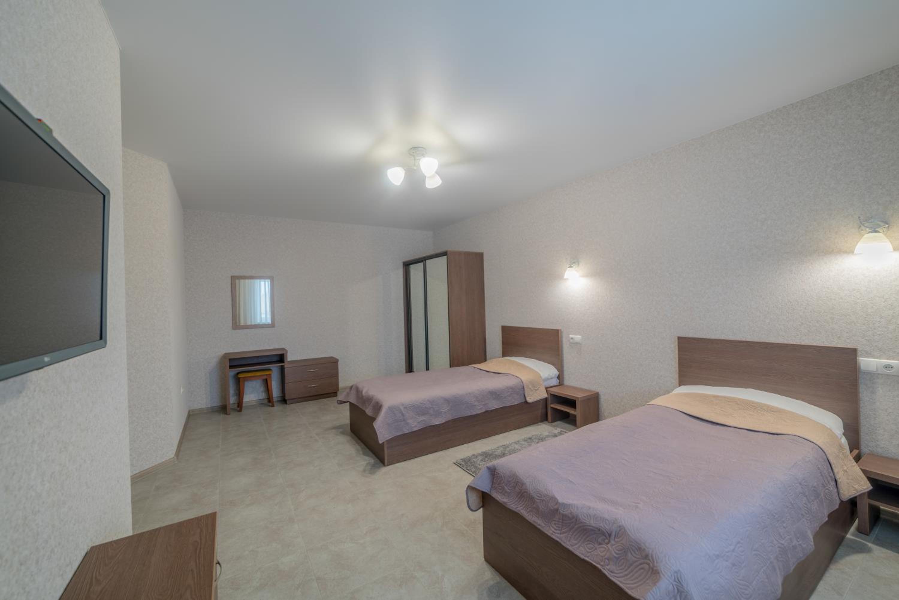 Large Twin Room photo 2