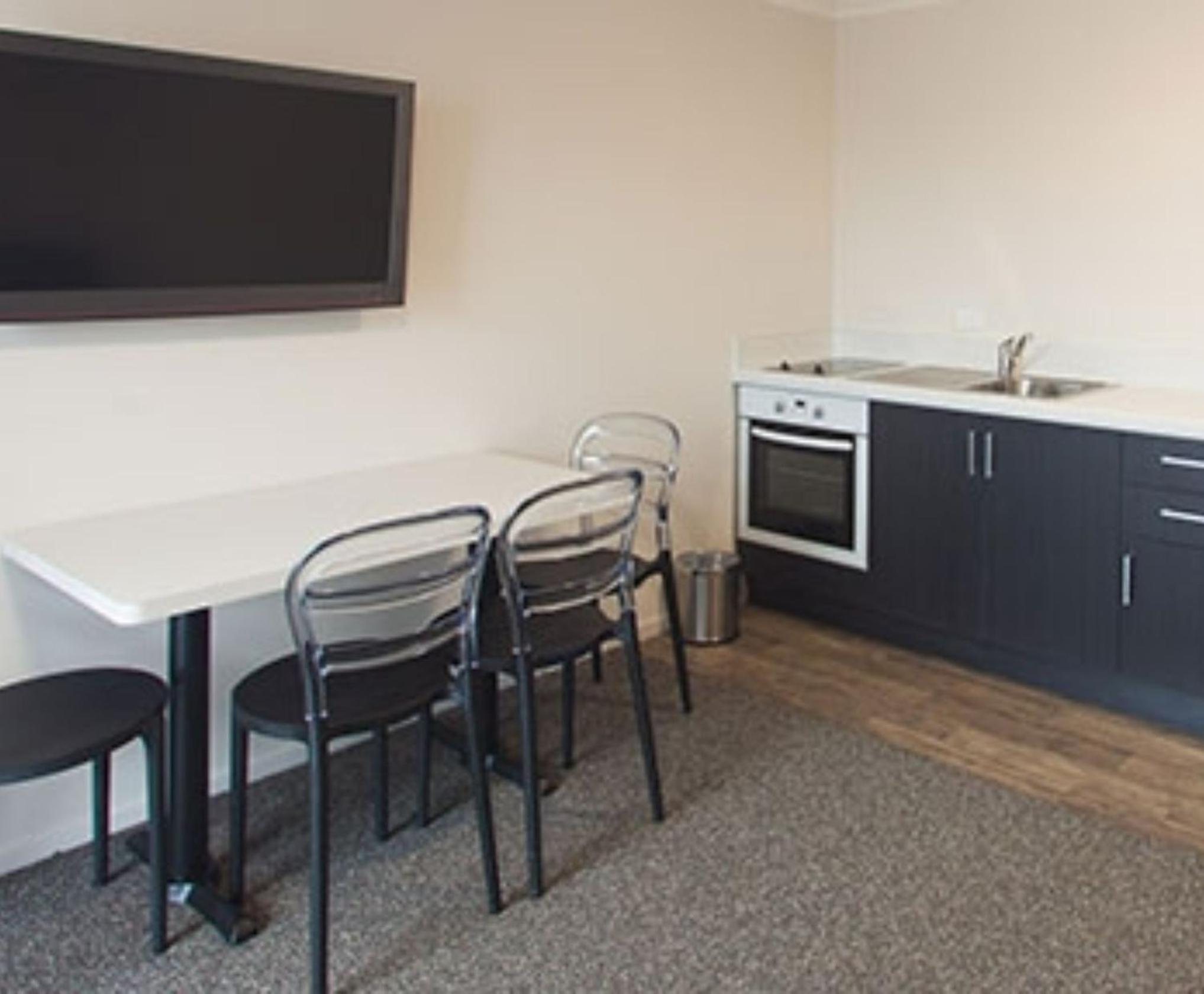 Two-Bedroom Suite - Ground Floor - Photo 2