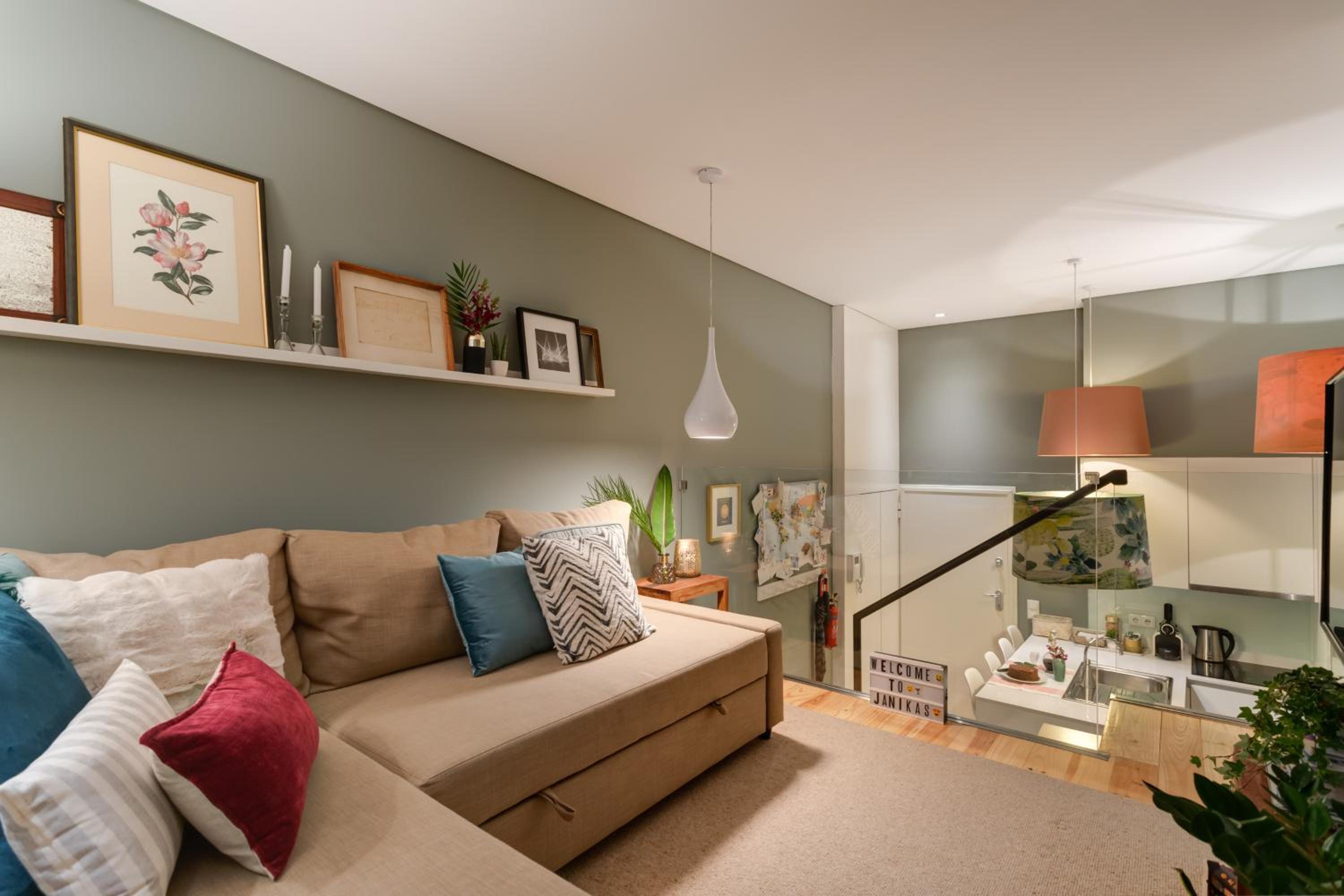 One-Bedroom Apartment - Photo 2
