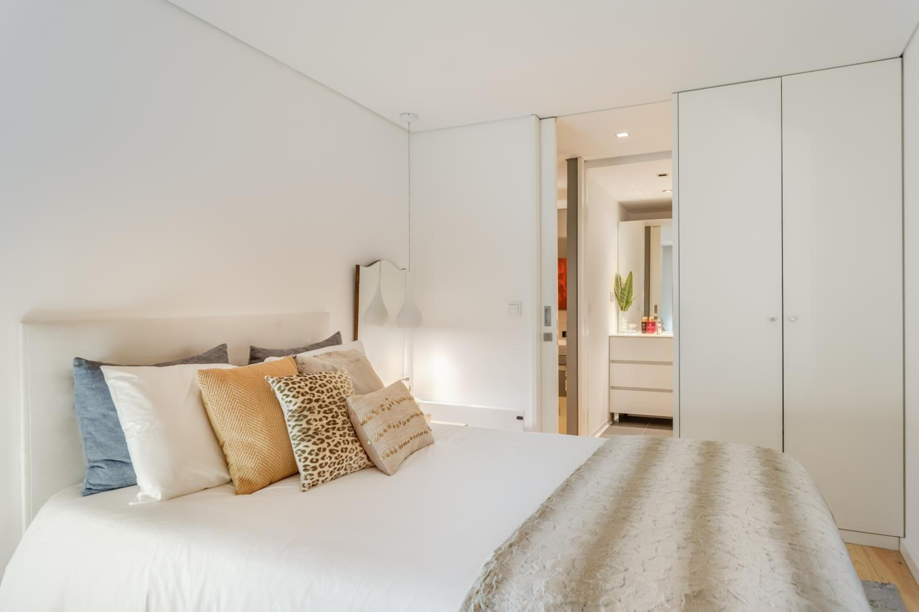 One-Bedroom Apartment - Photo 25