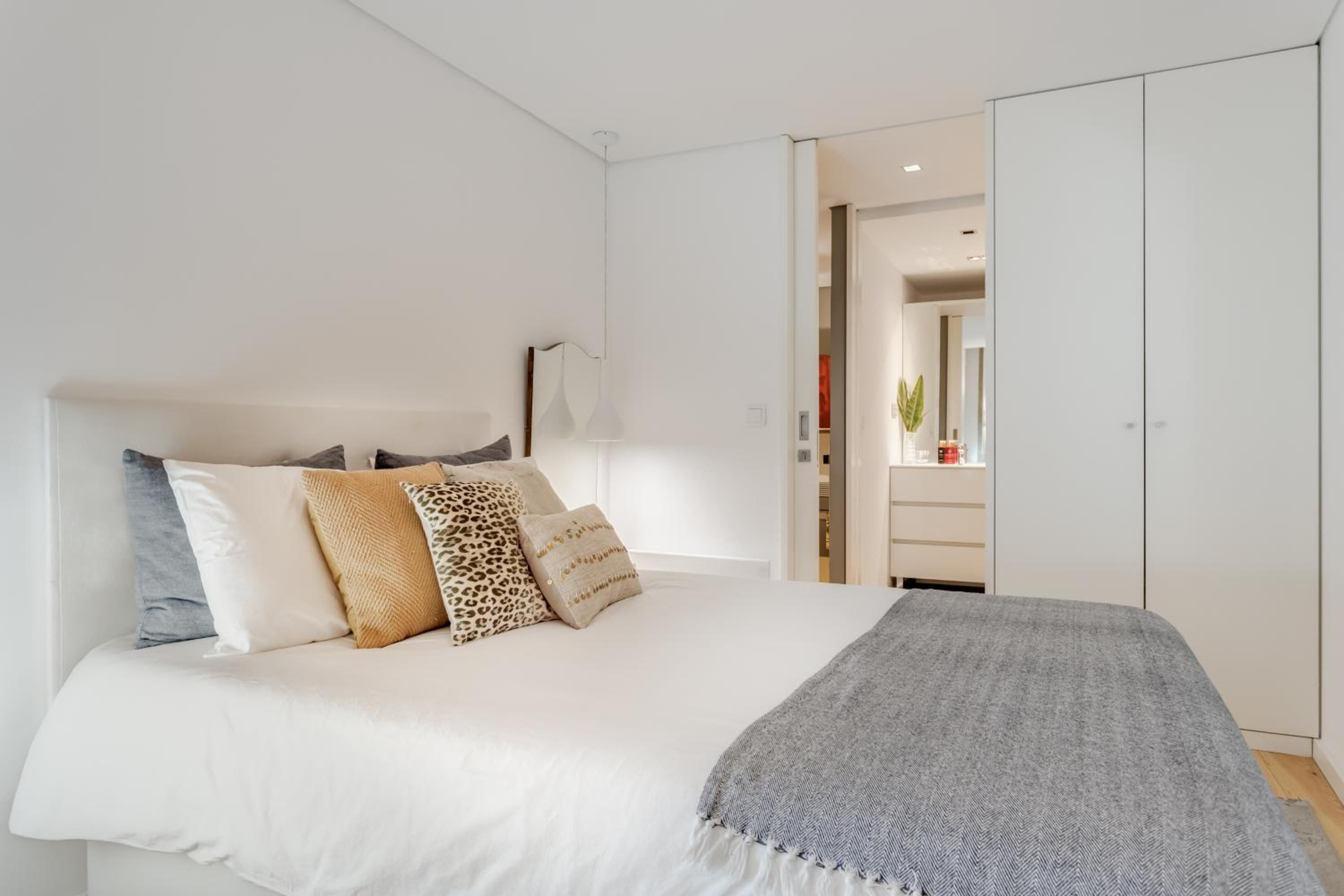 One-Bedroom Apartment - Photo 27