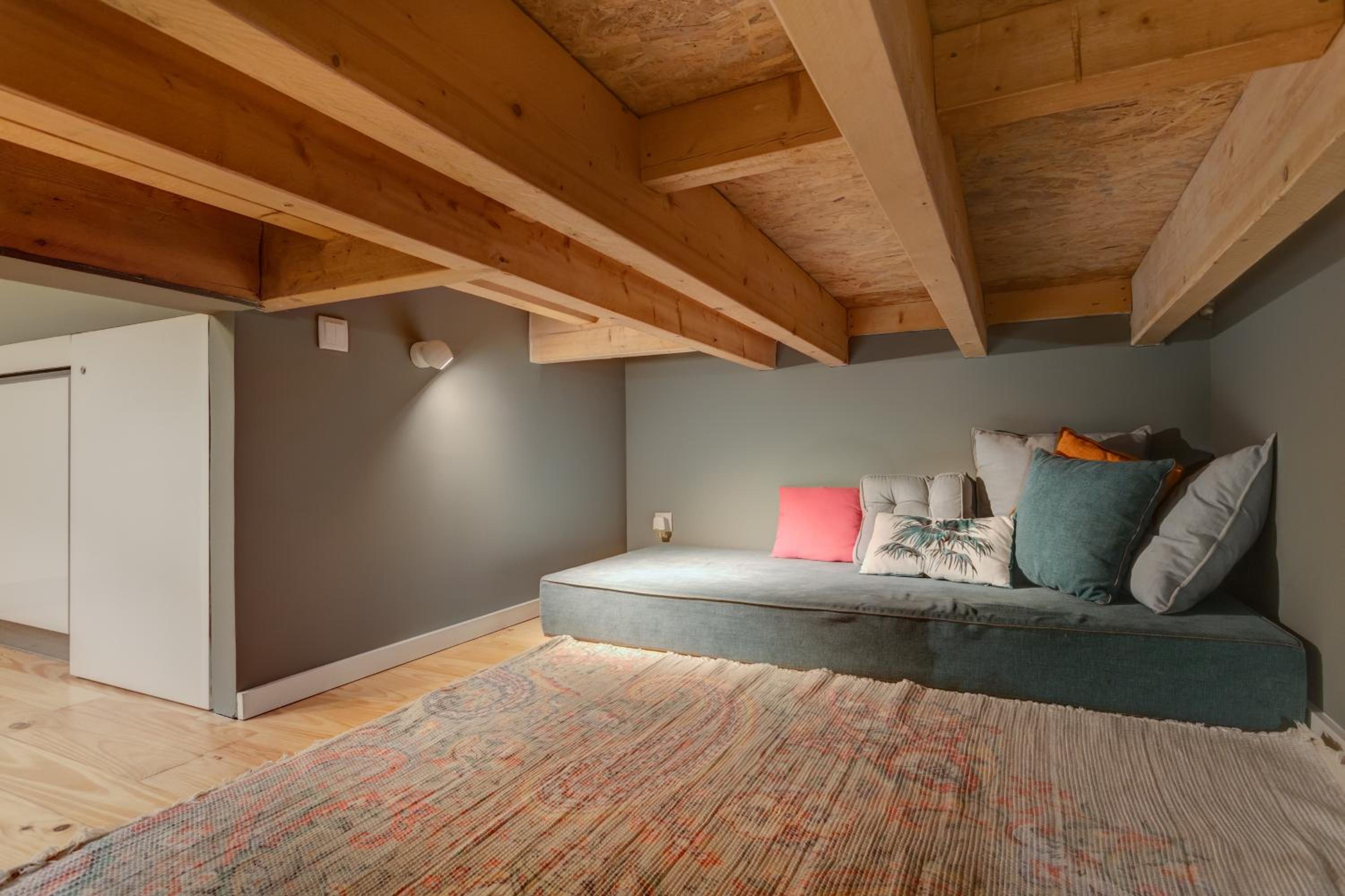 One-Bedroom Apartment - Photo 12