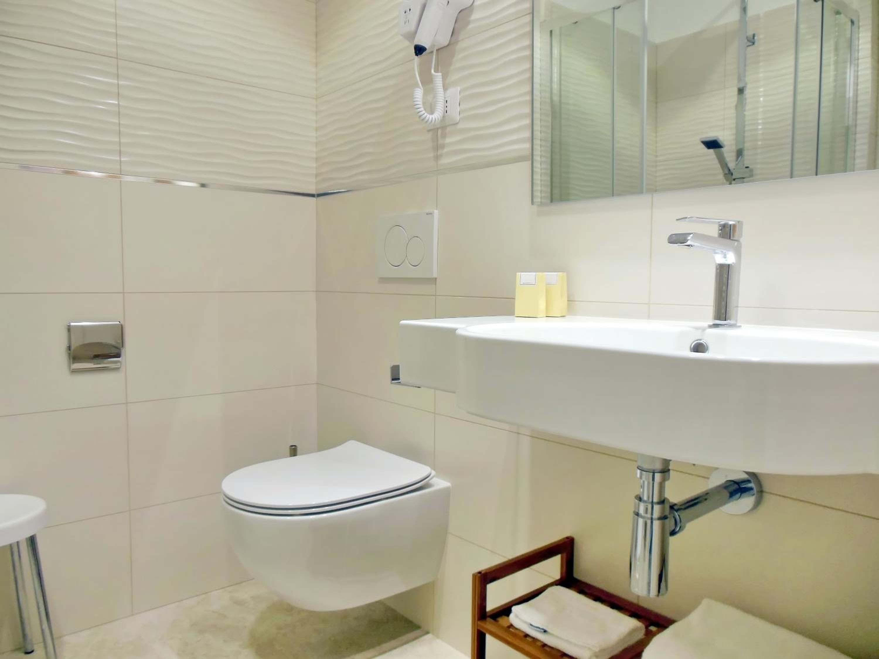 Executive Triple Room - Photo 18