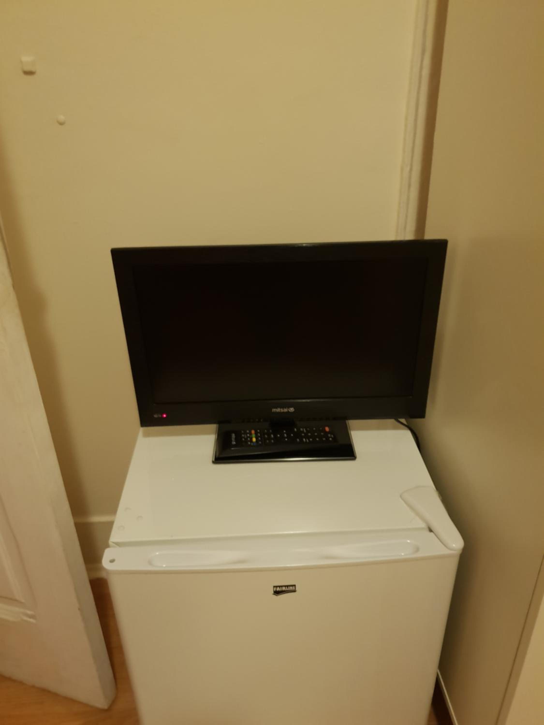 Budget Double Room - Photo 10