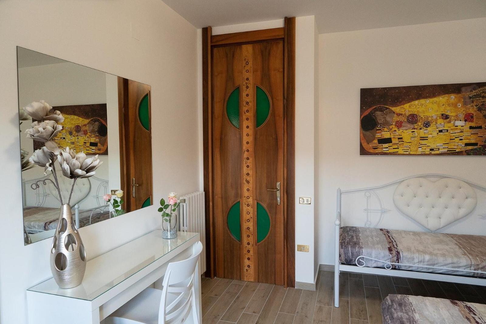 Comfort Triple Room - Photo 9