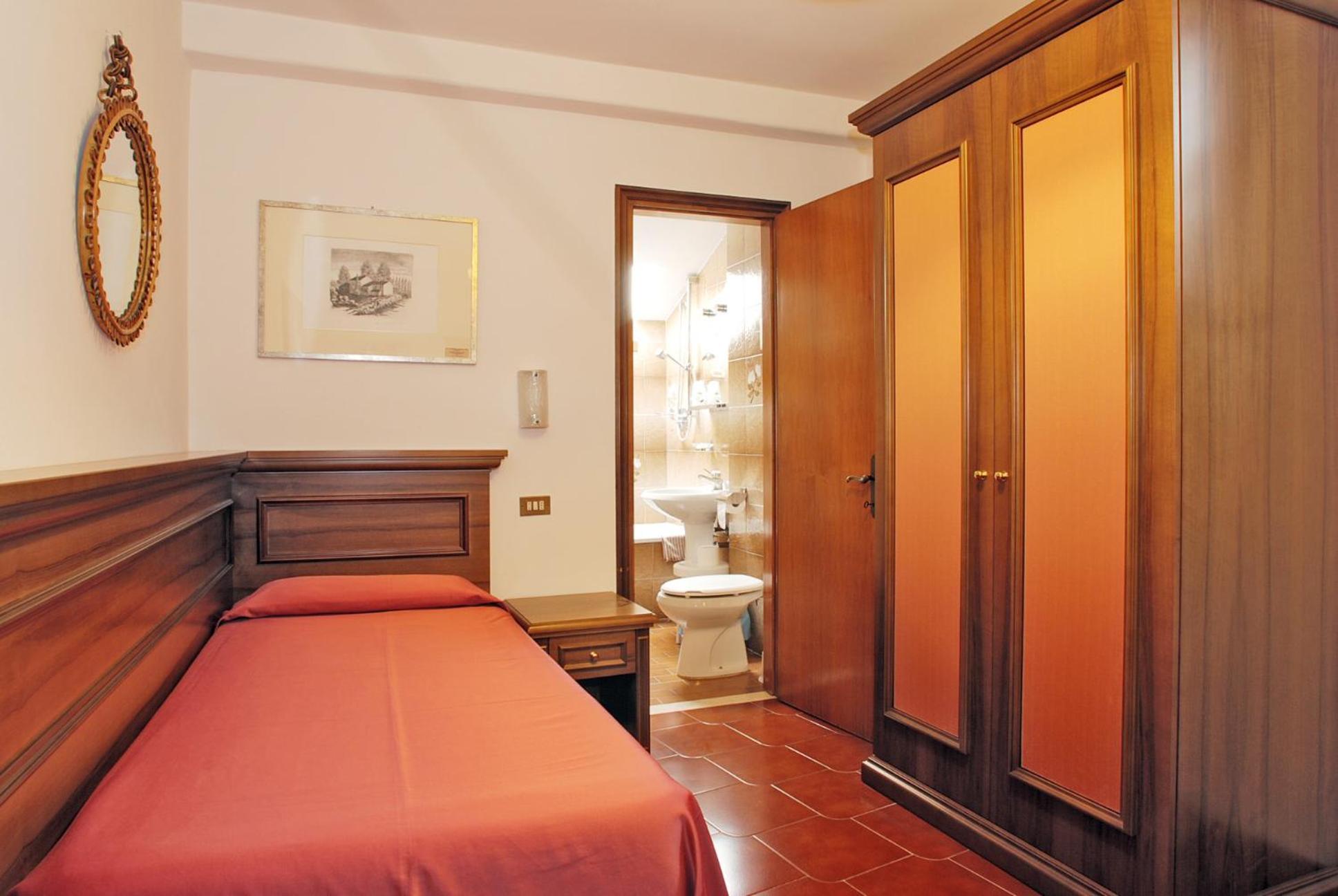 Single Room photo 3