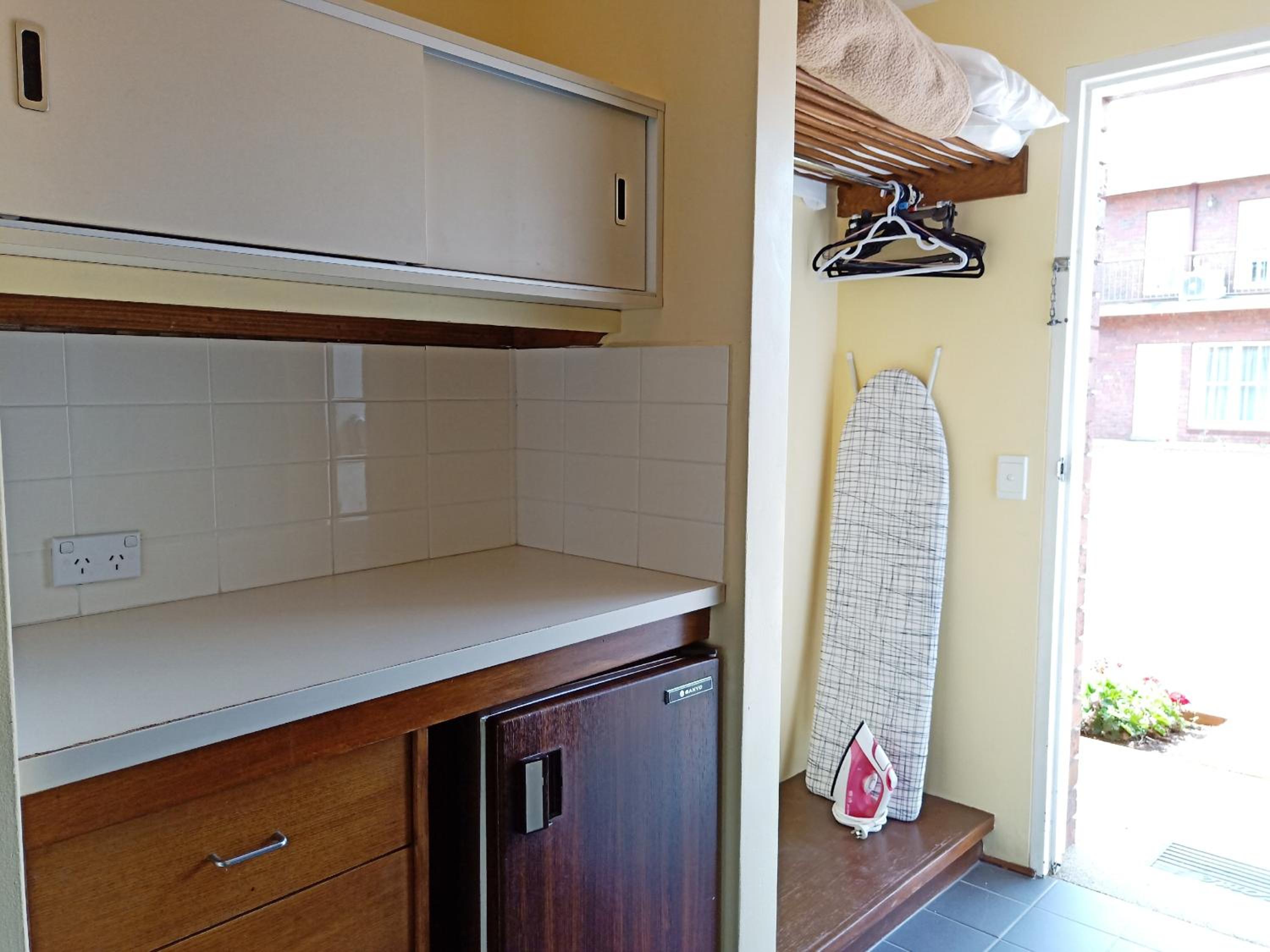 Standard Twin Room - Photo 7