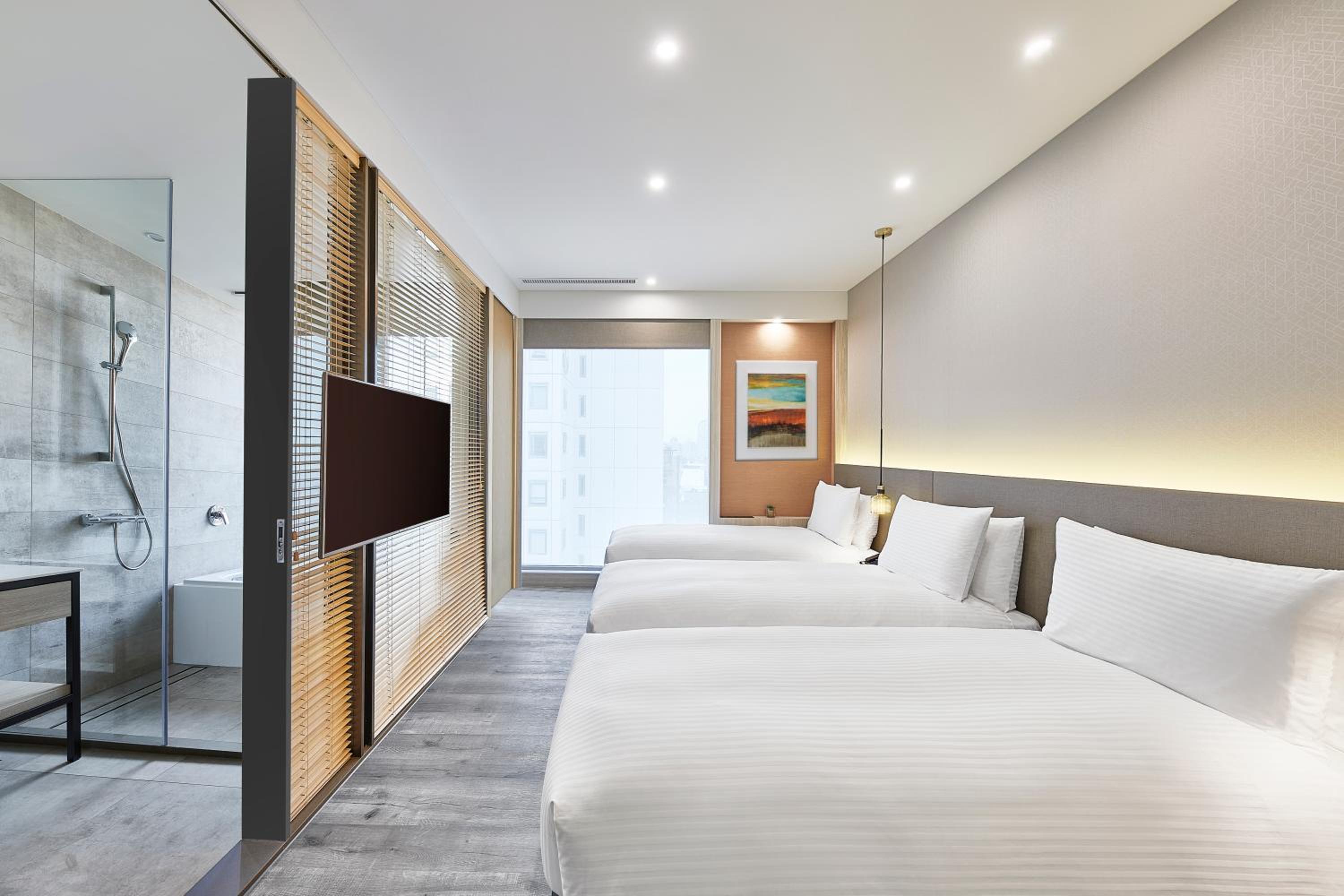 Triple Room with City View
