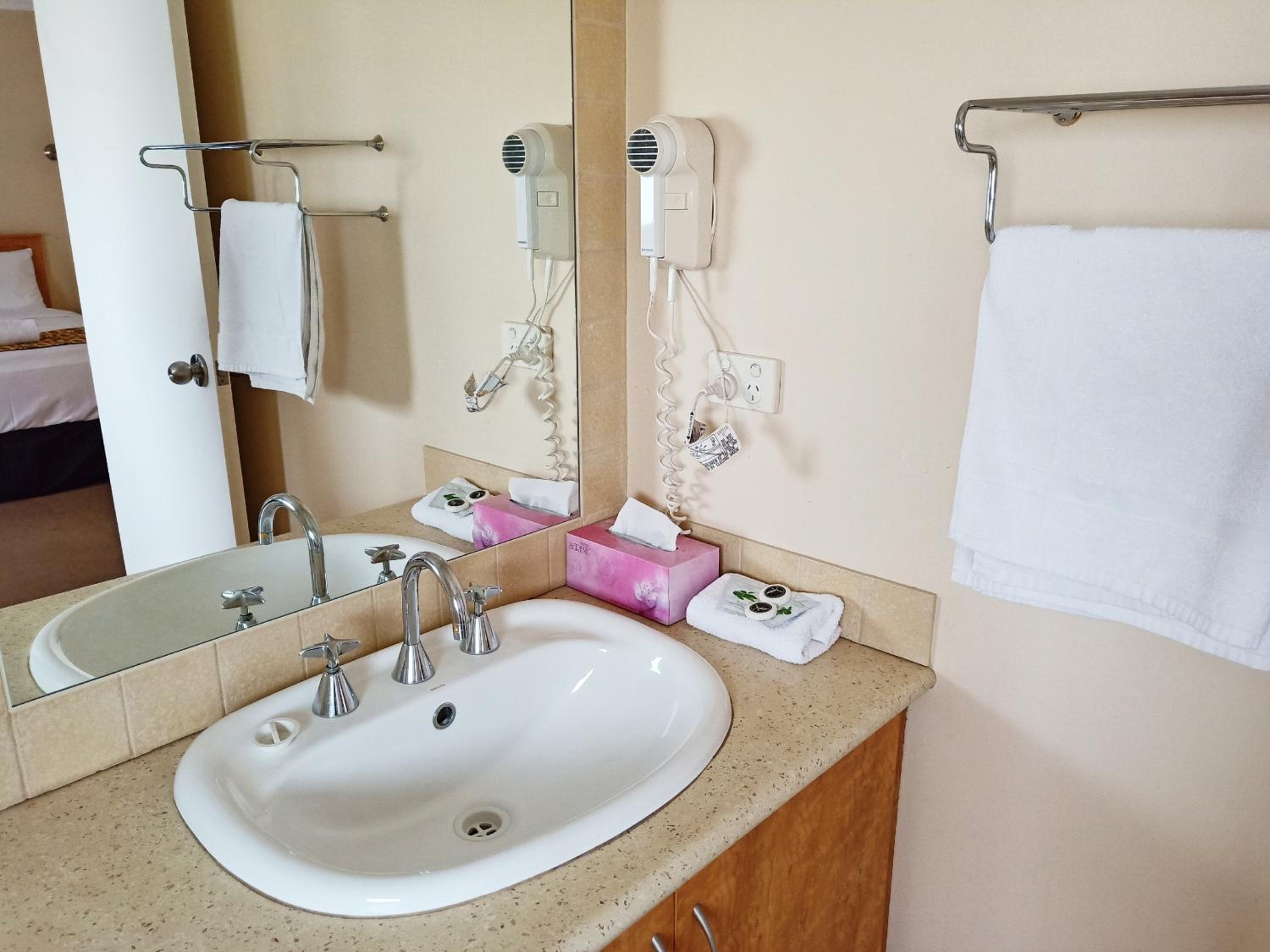 Executive Double Room - Photo 7