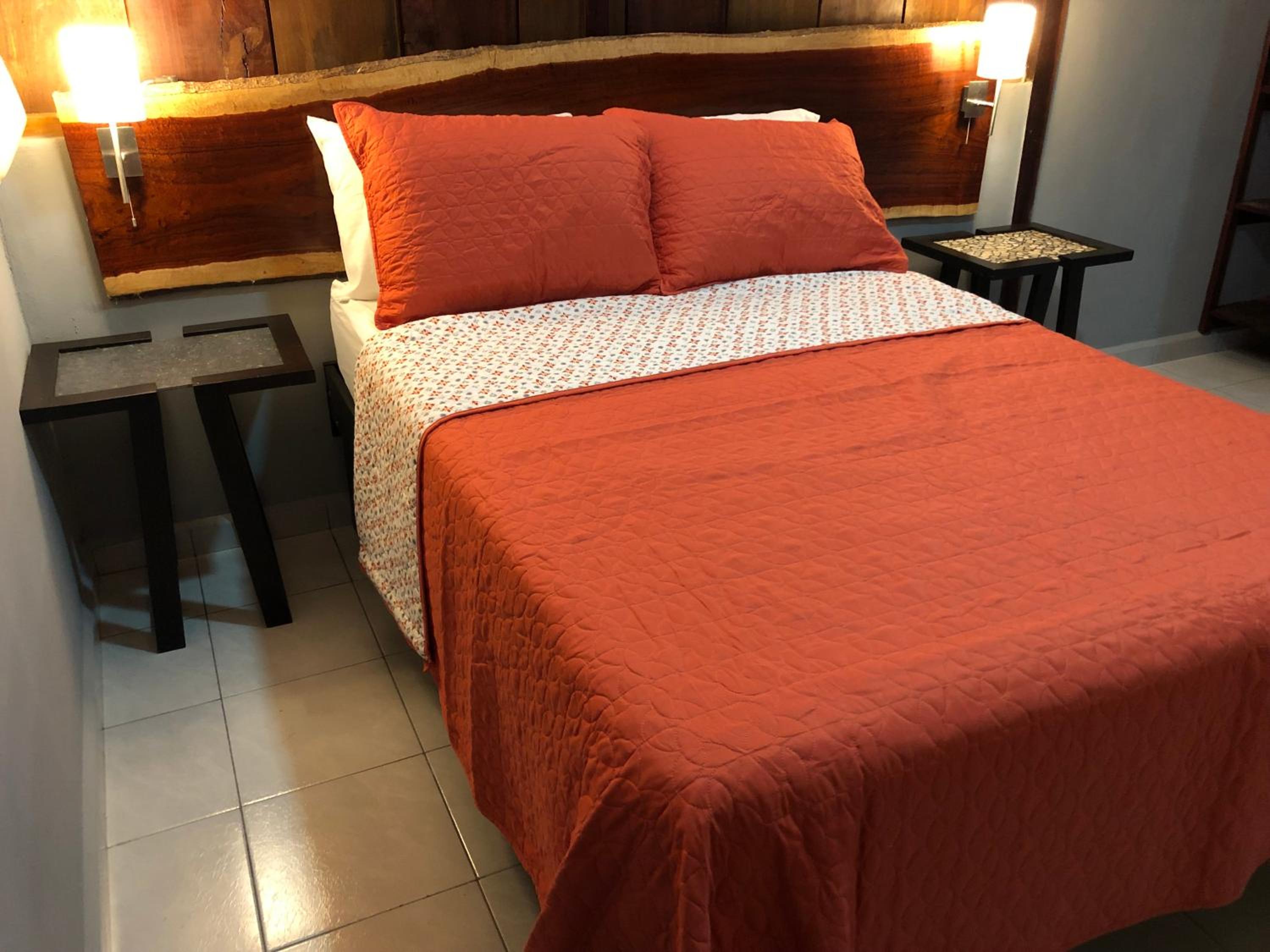 One-Bedroom Apartment - Photo 12