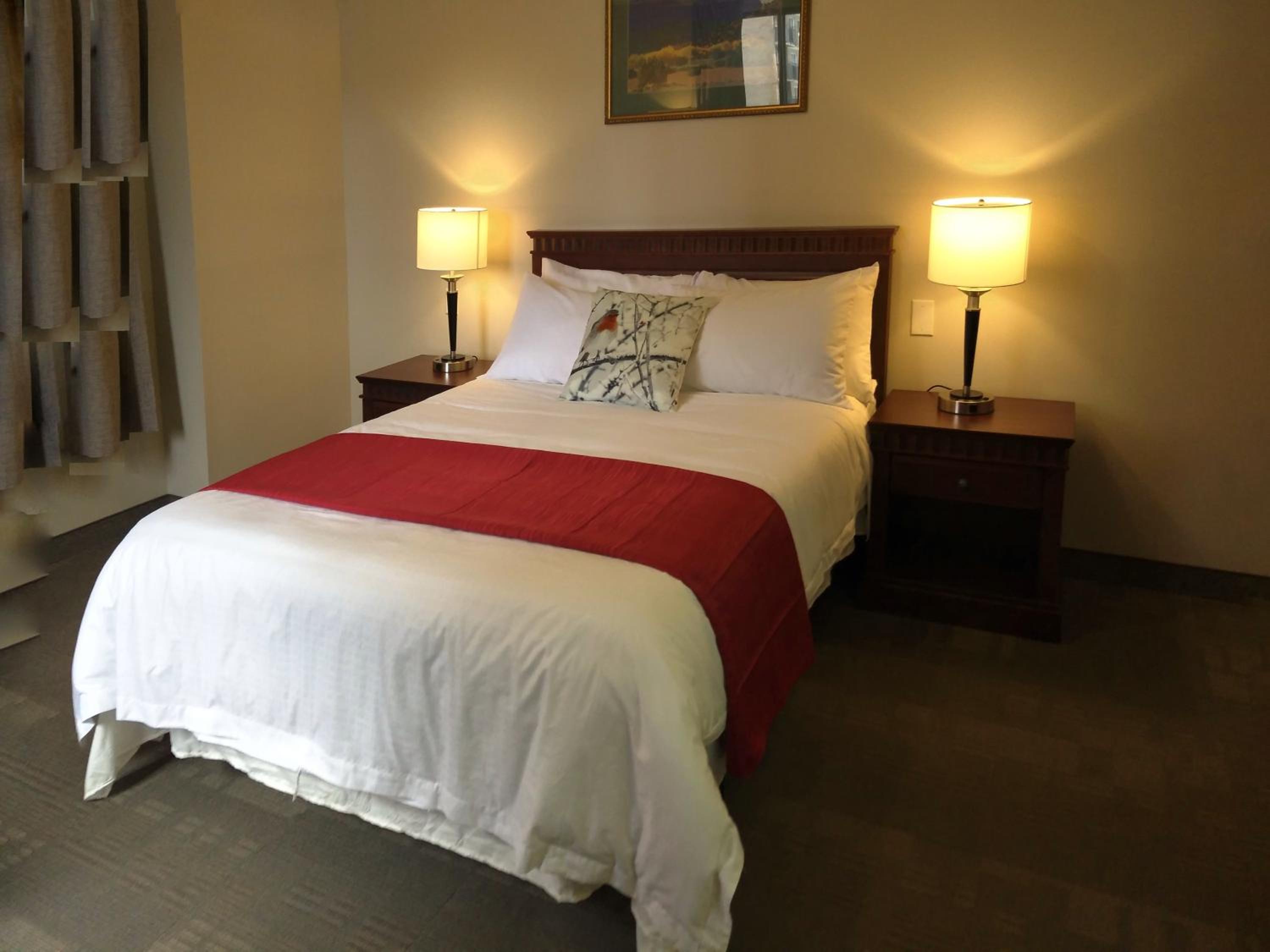 Deluxe Queen Room
