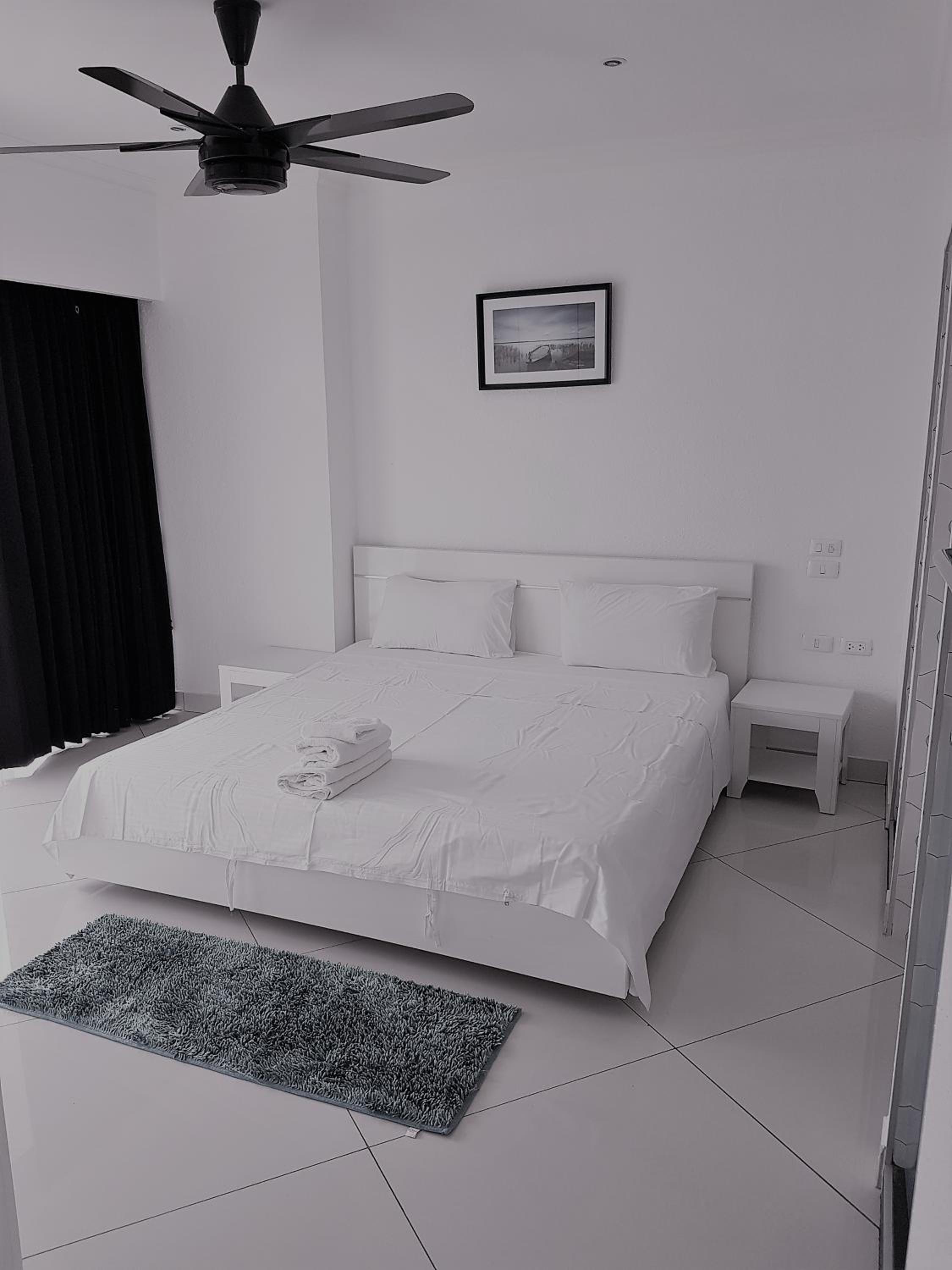 Two-Bedroom Apartment - Photo 3