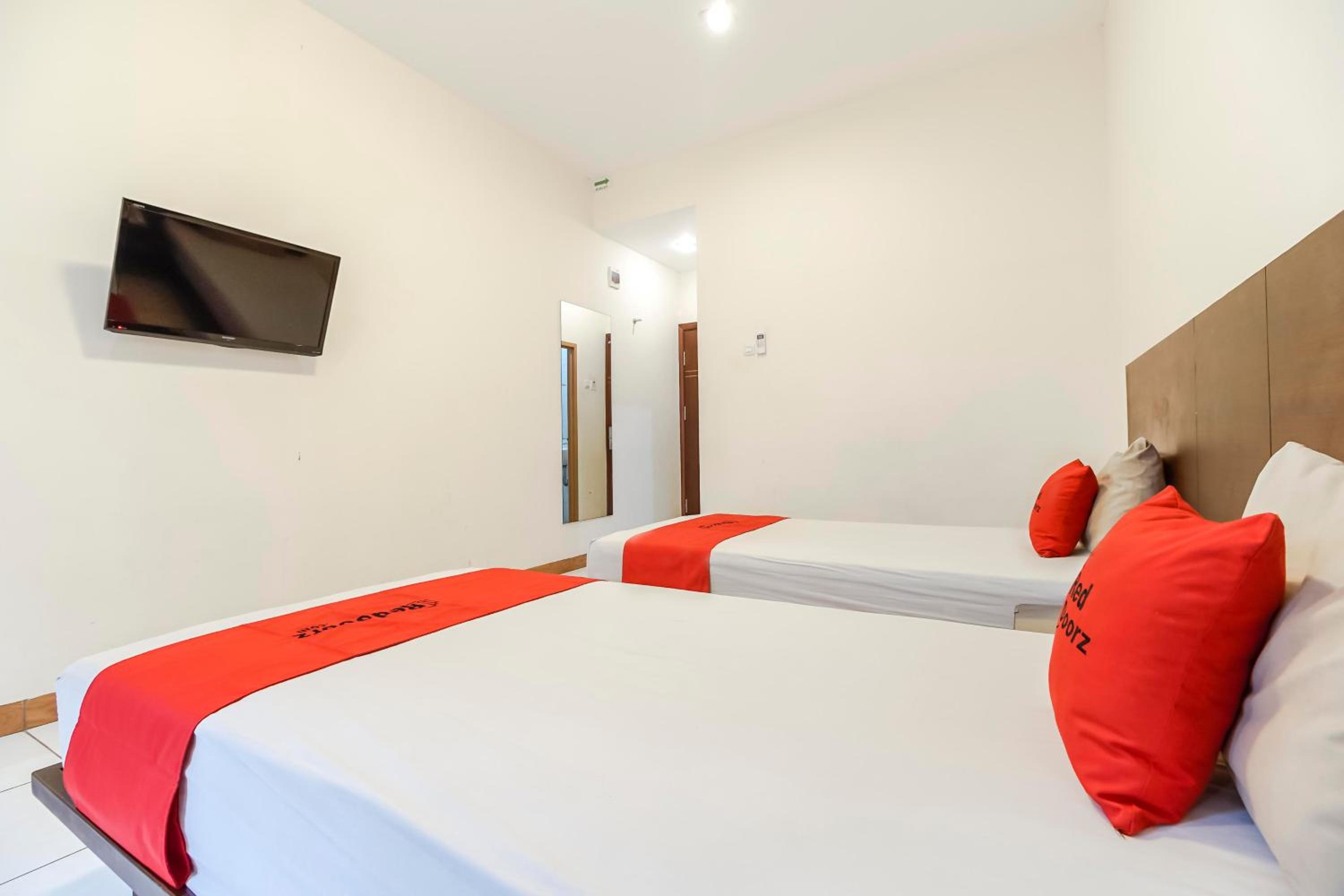 Twin Room - Photo 2
