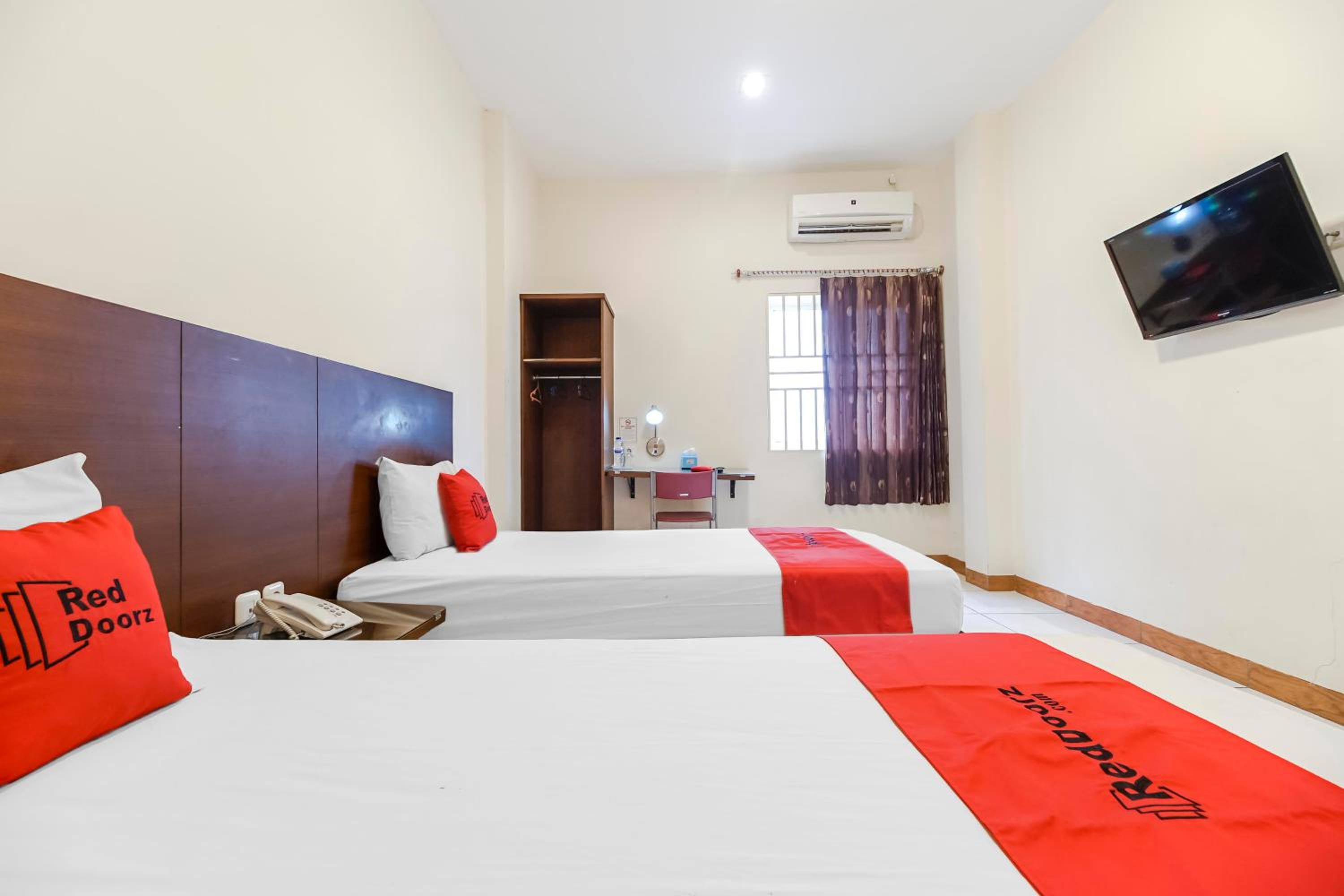 Twin Room - Photo 3