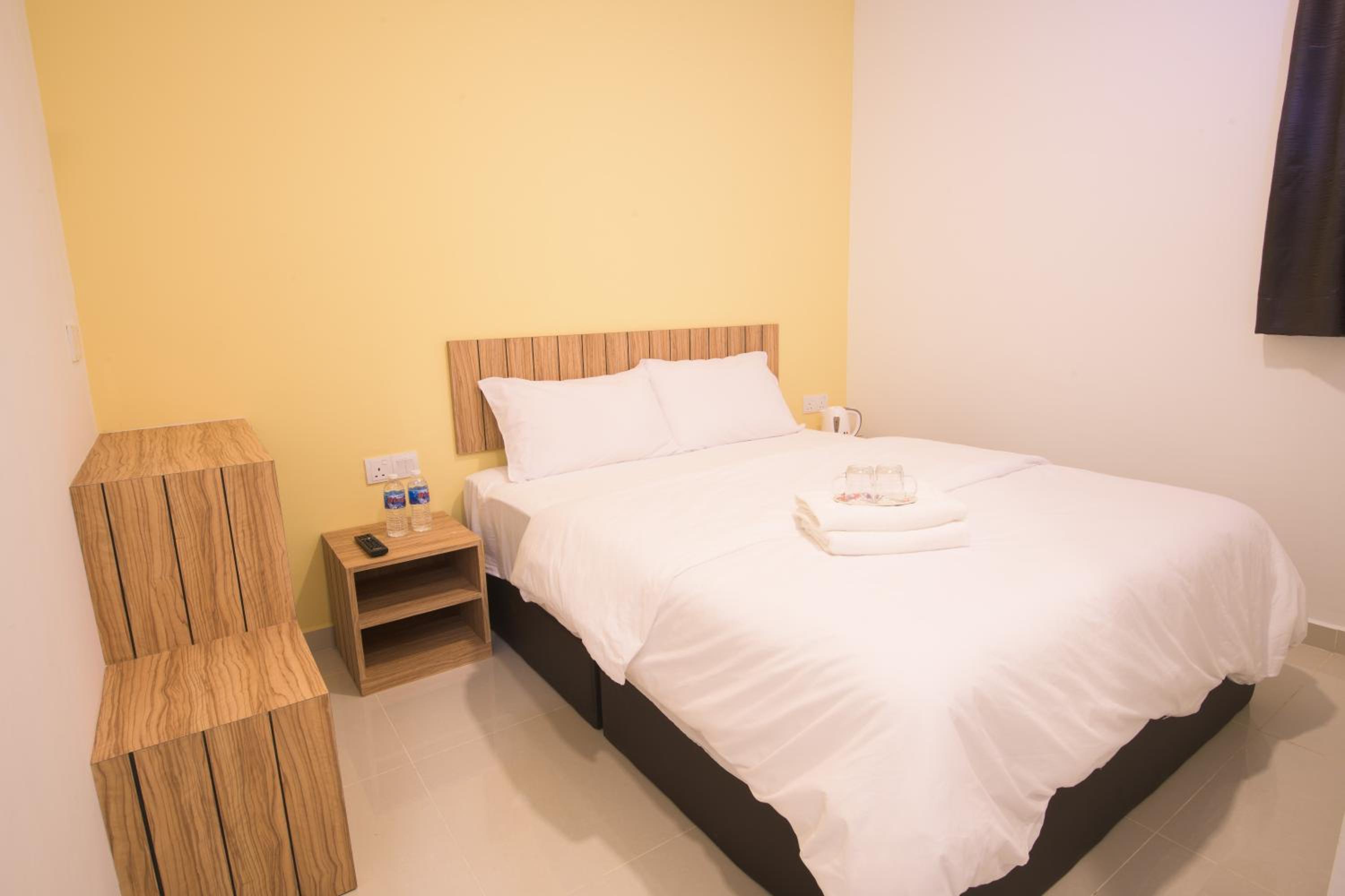 Deluxe Queen Room