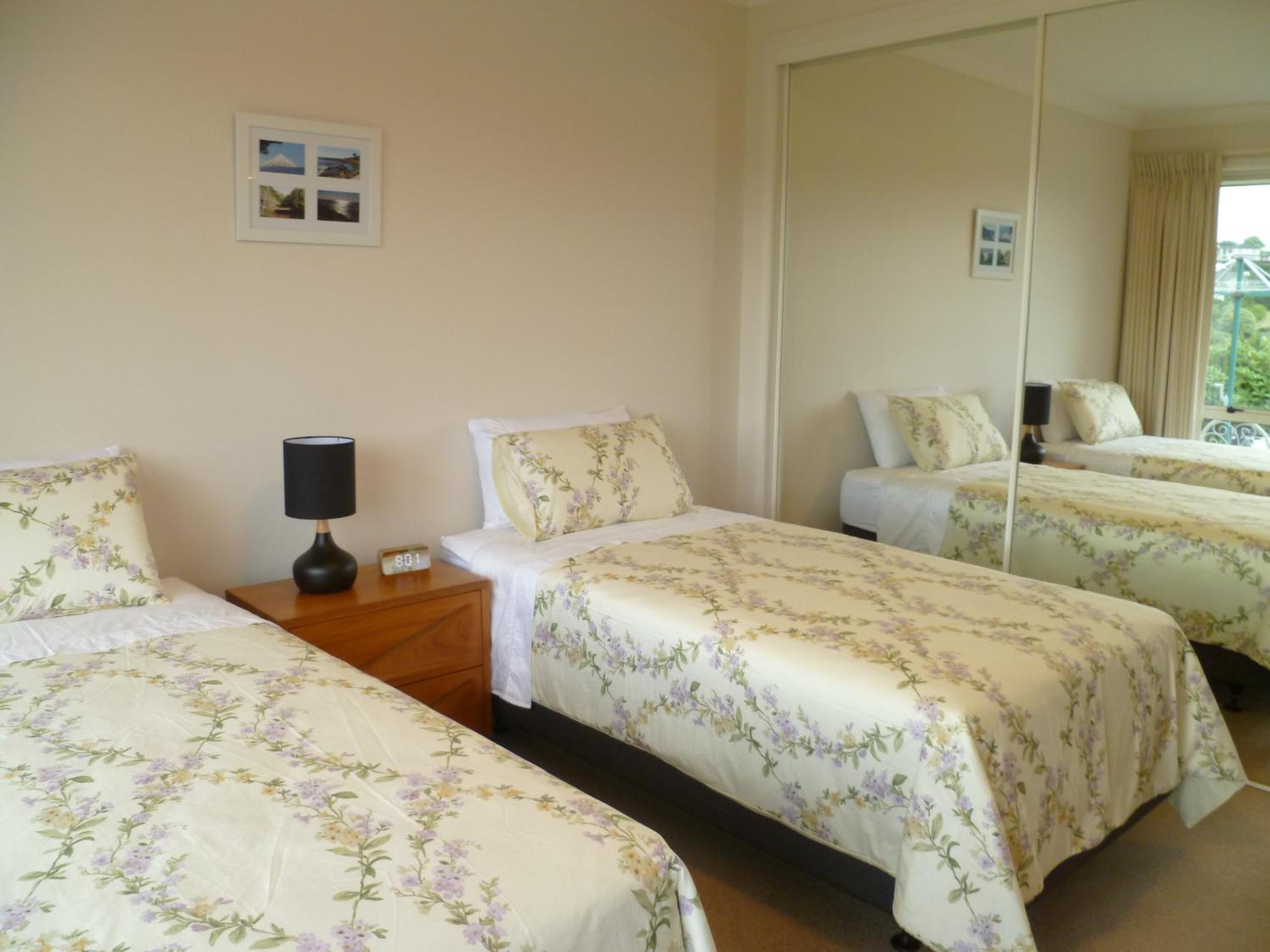 Deluxe King or Twin Room with Garden View photo 3