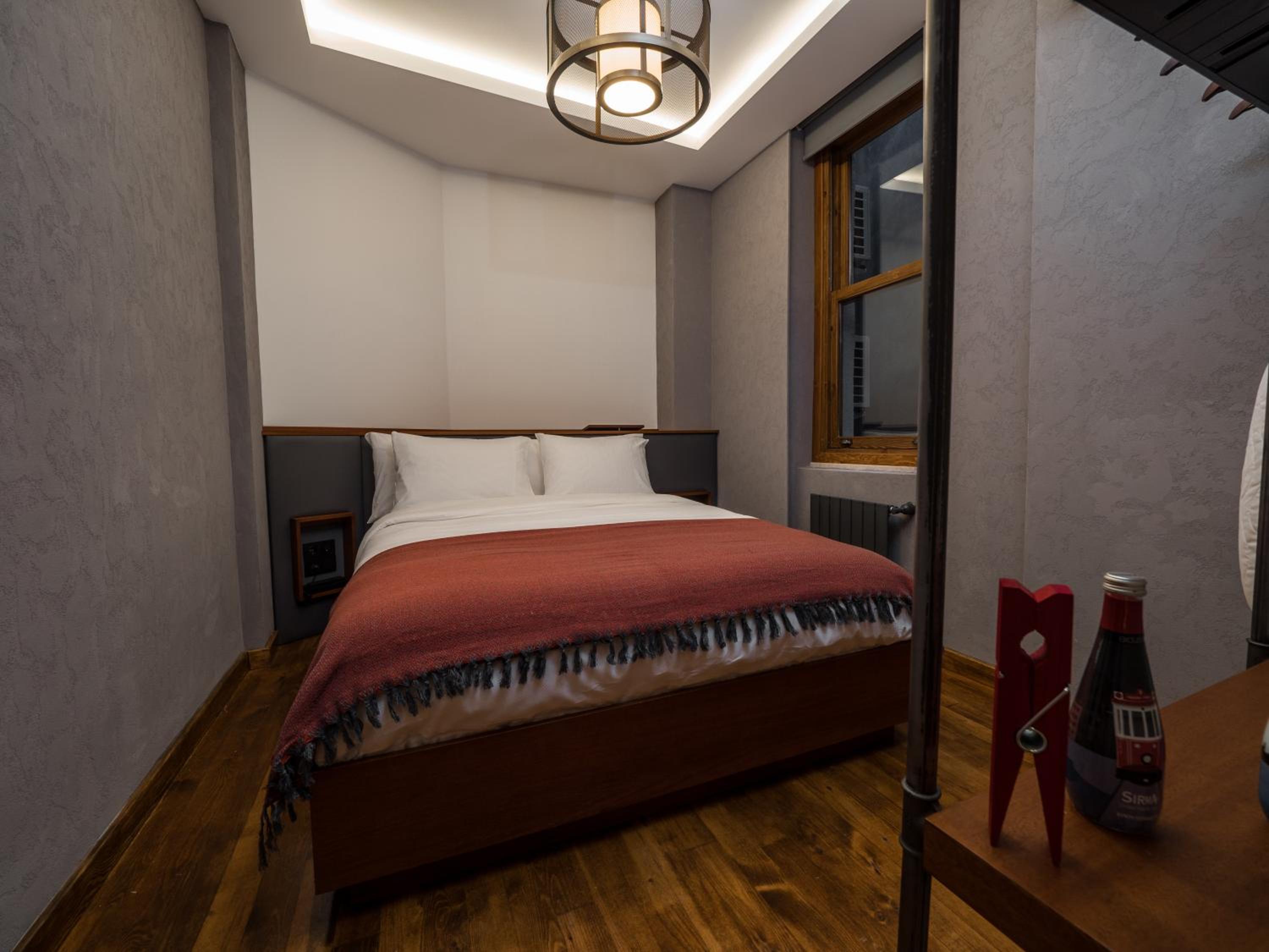 Standard Queen Room photo 1