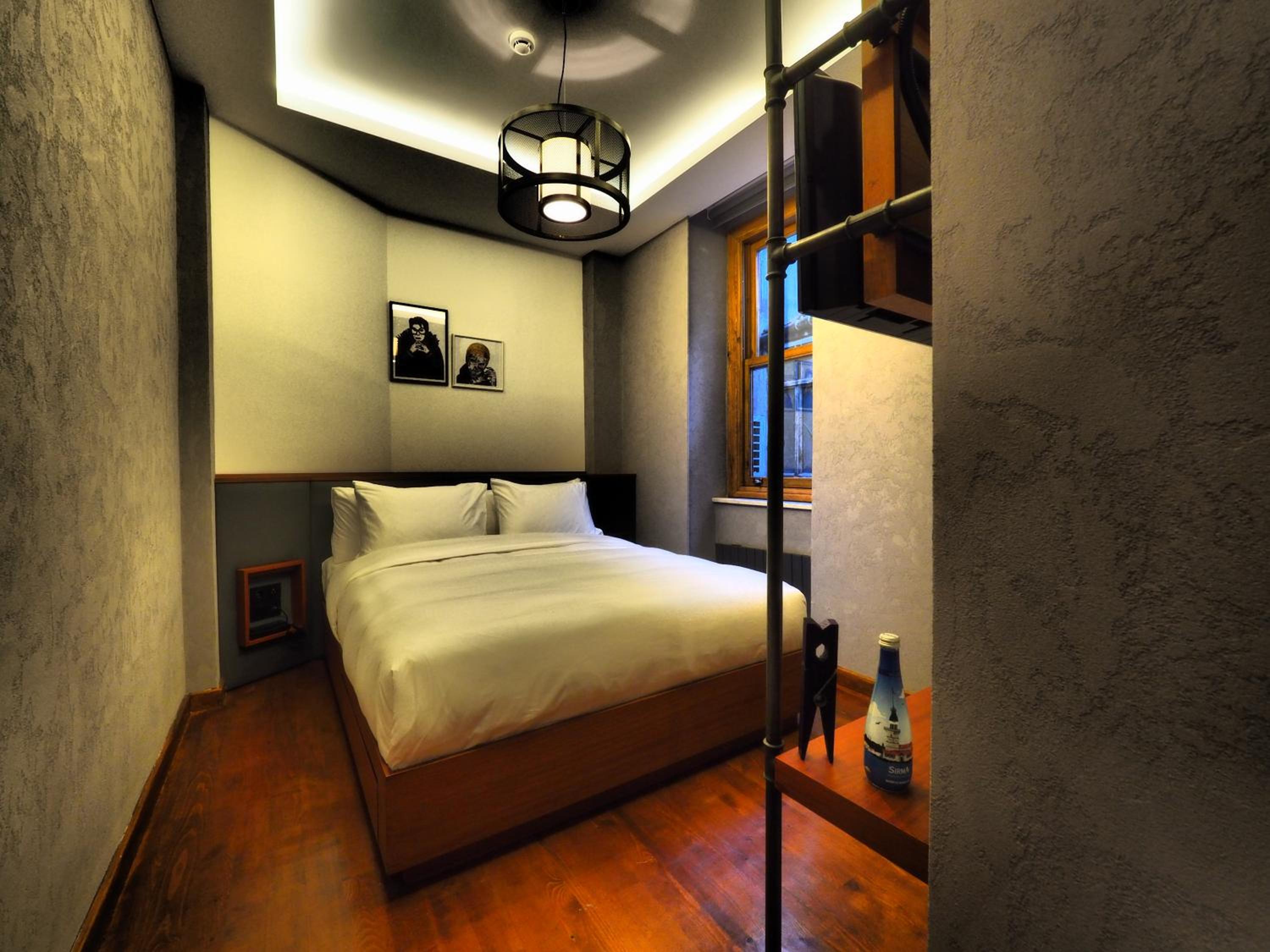 Standard Queen Room photo 2