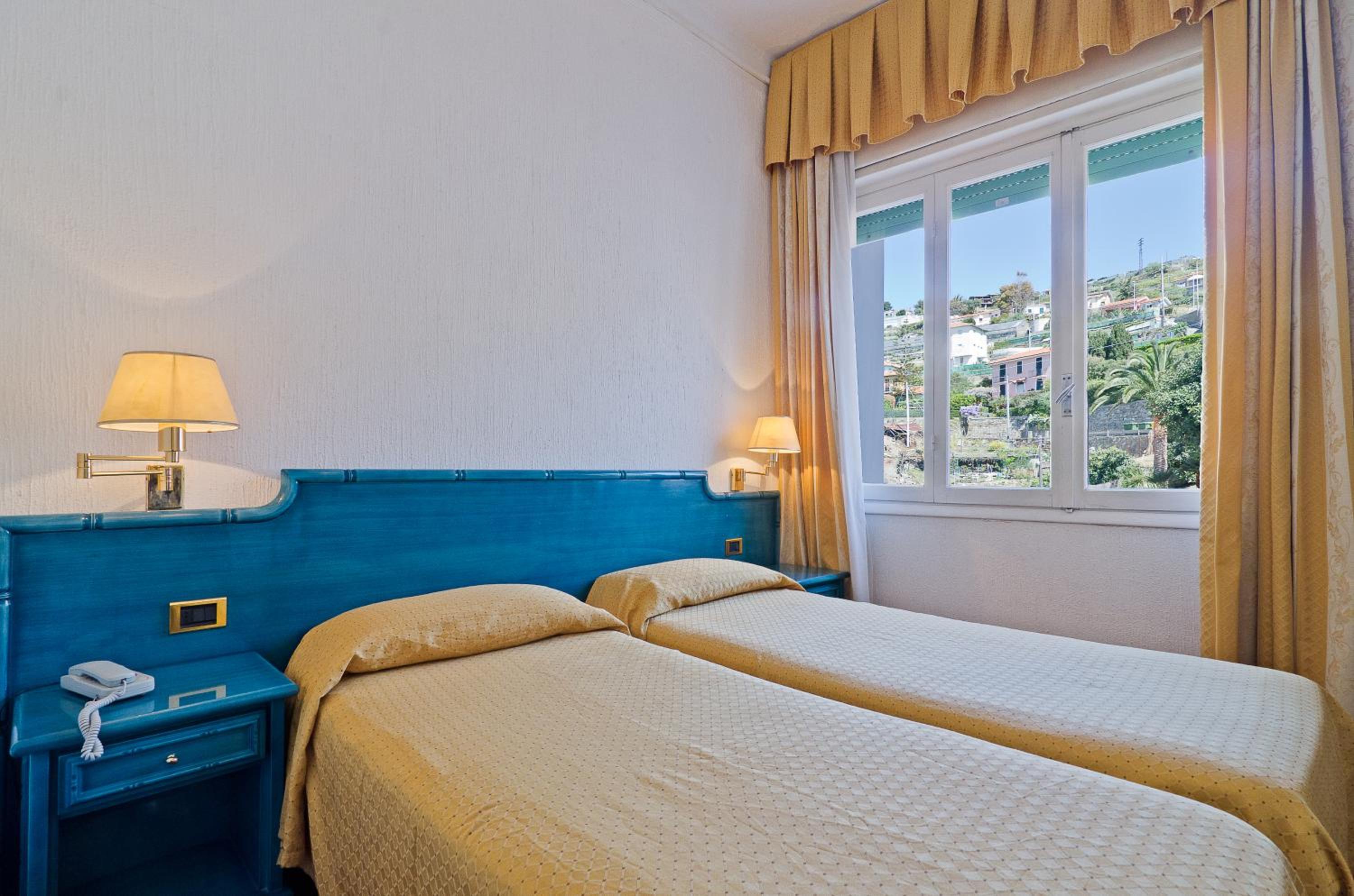 Standard Double or Twin Room - Photo 2