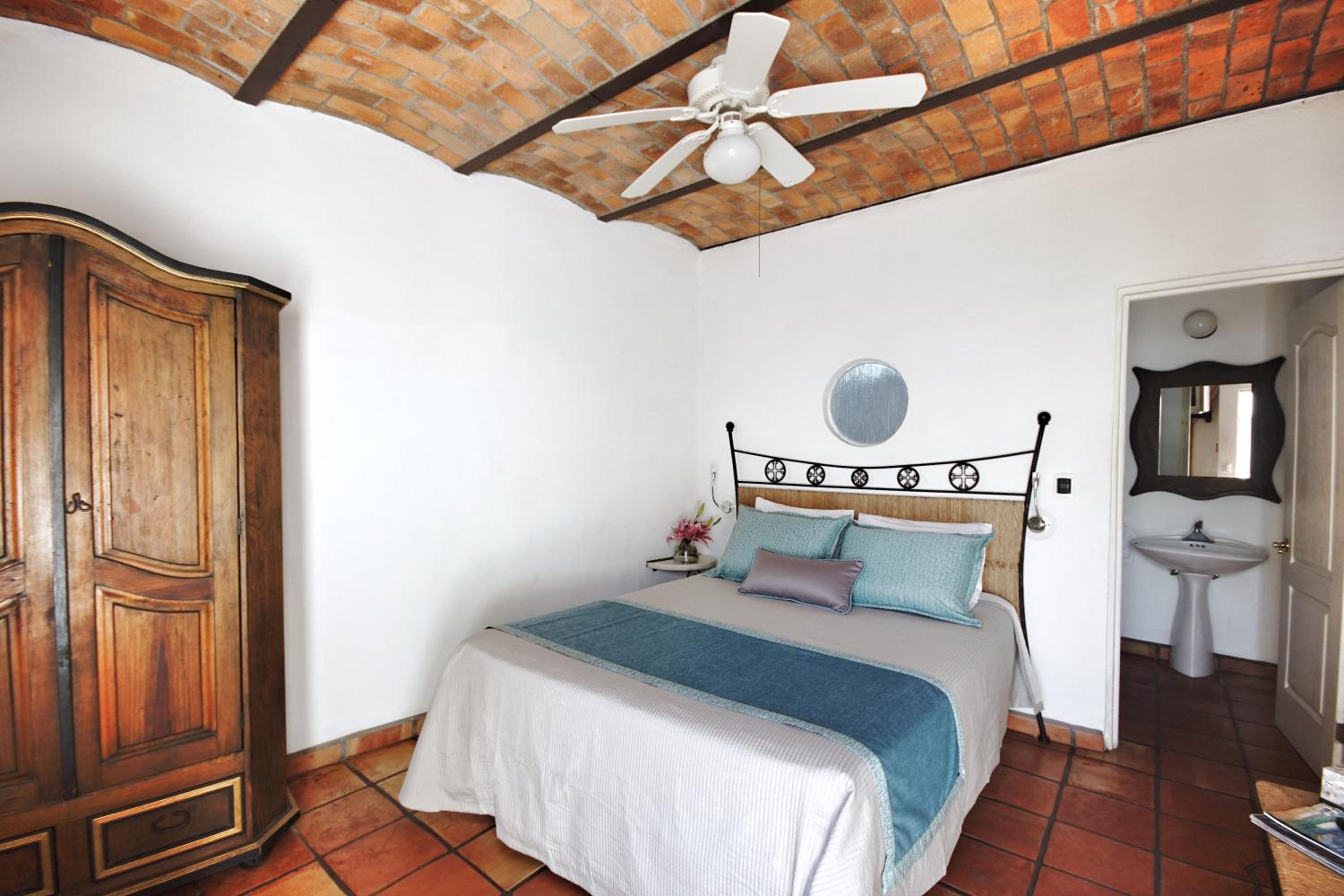Standard Room - Photo 24