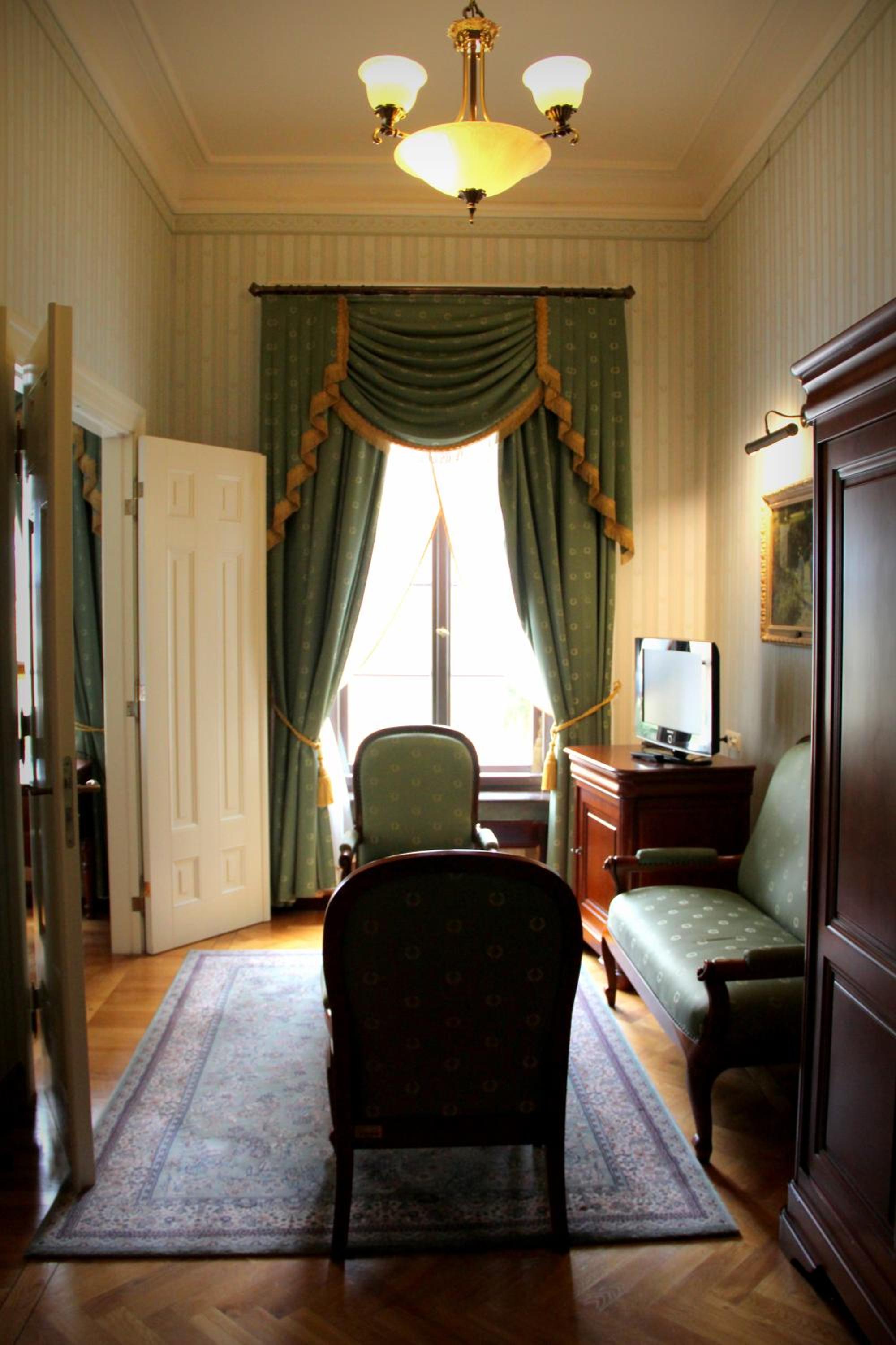 One-Bedroom Suite