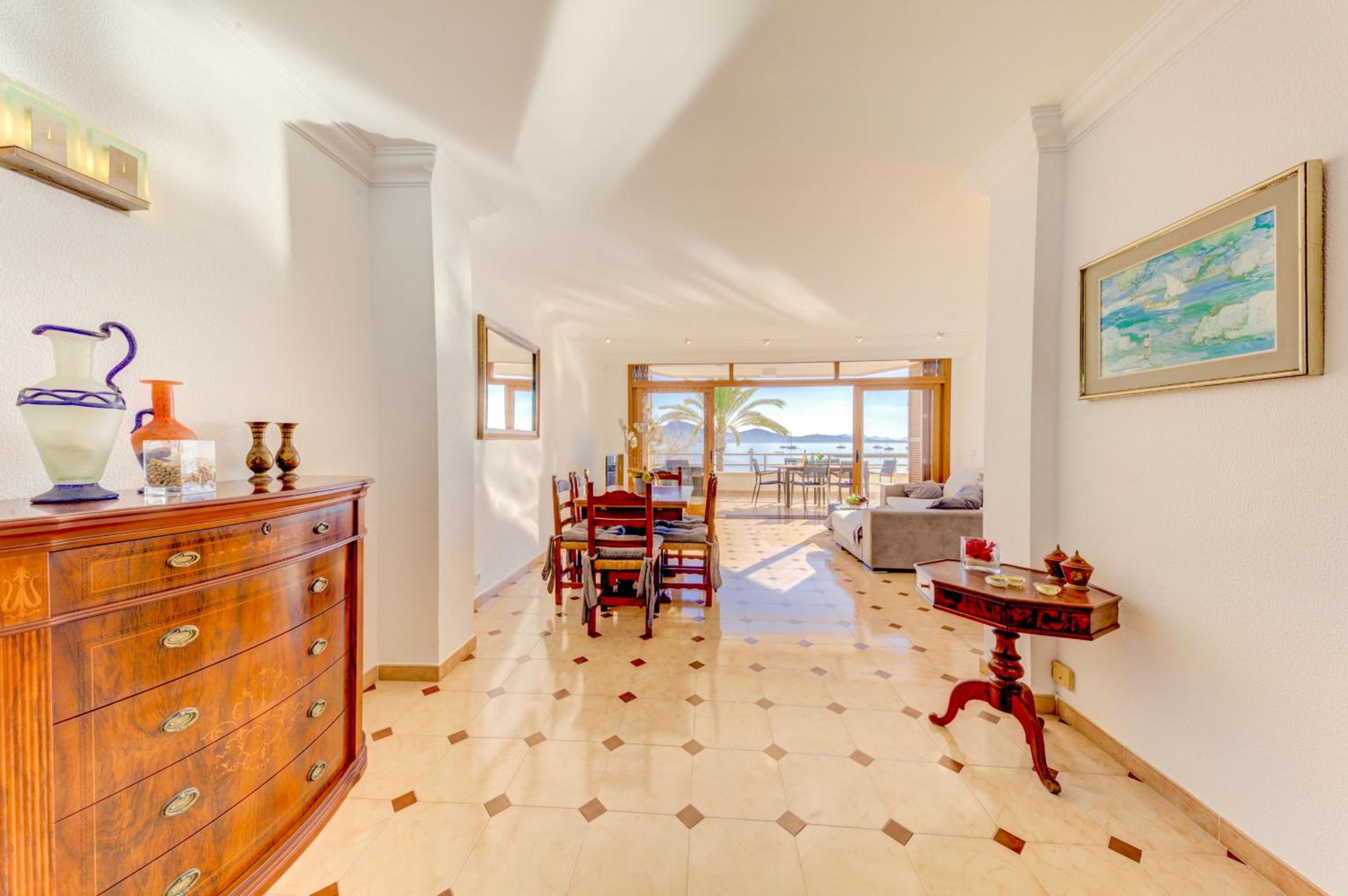 Apartamento con vista al mar