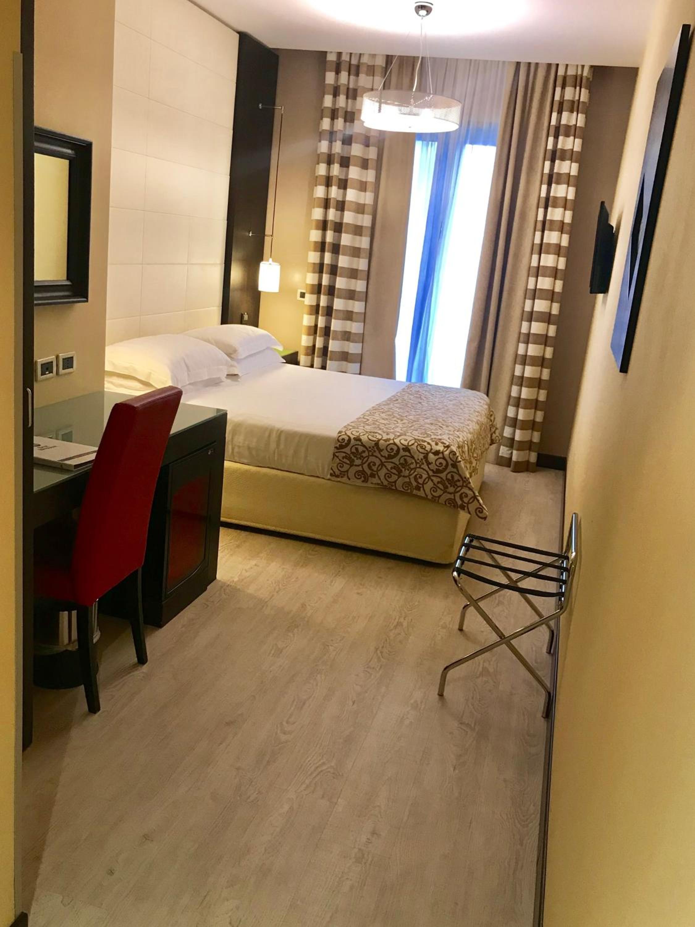 Deluxe Queen Room