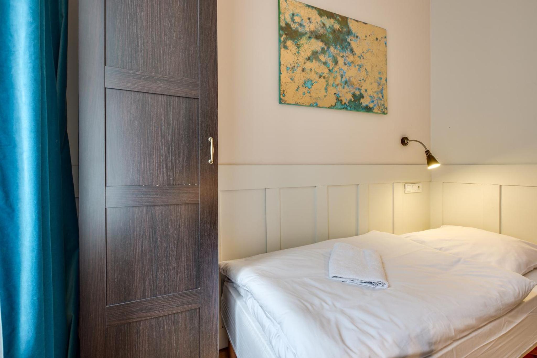 Single Room with Private Bathroom photo 1