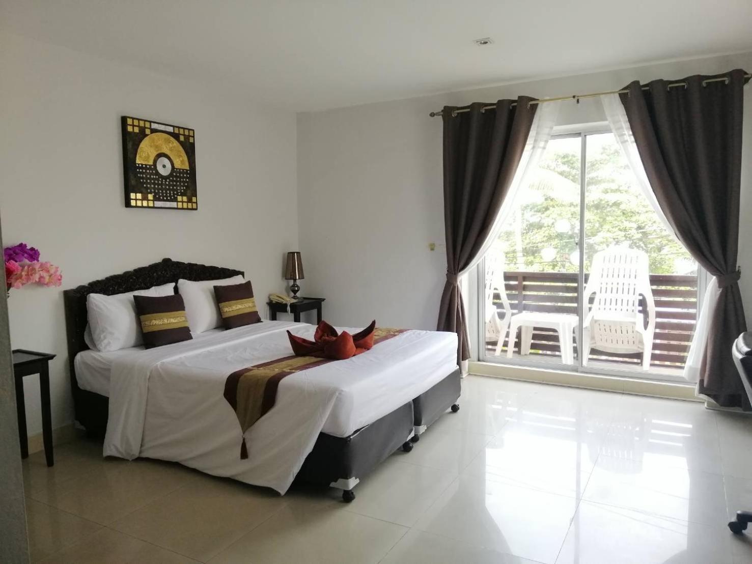 Deluxe Double Room with Balcony and Sea View