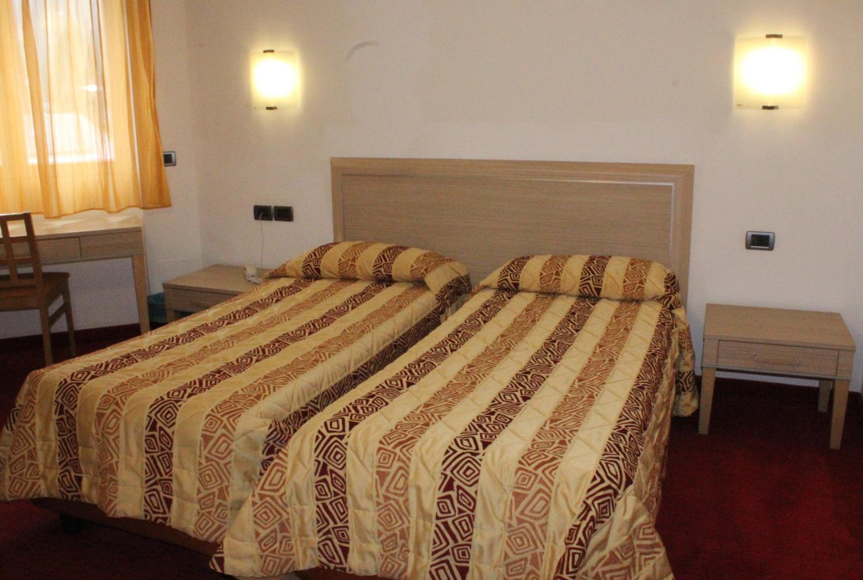 Classic Double Room - Photo 3