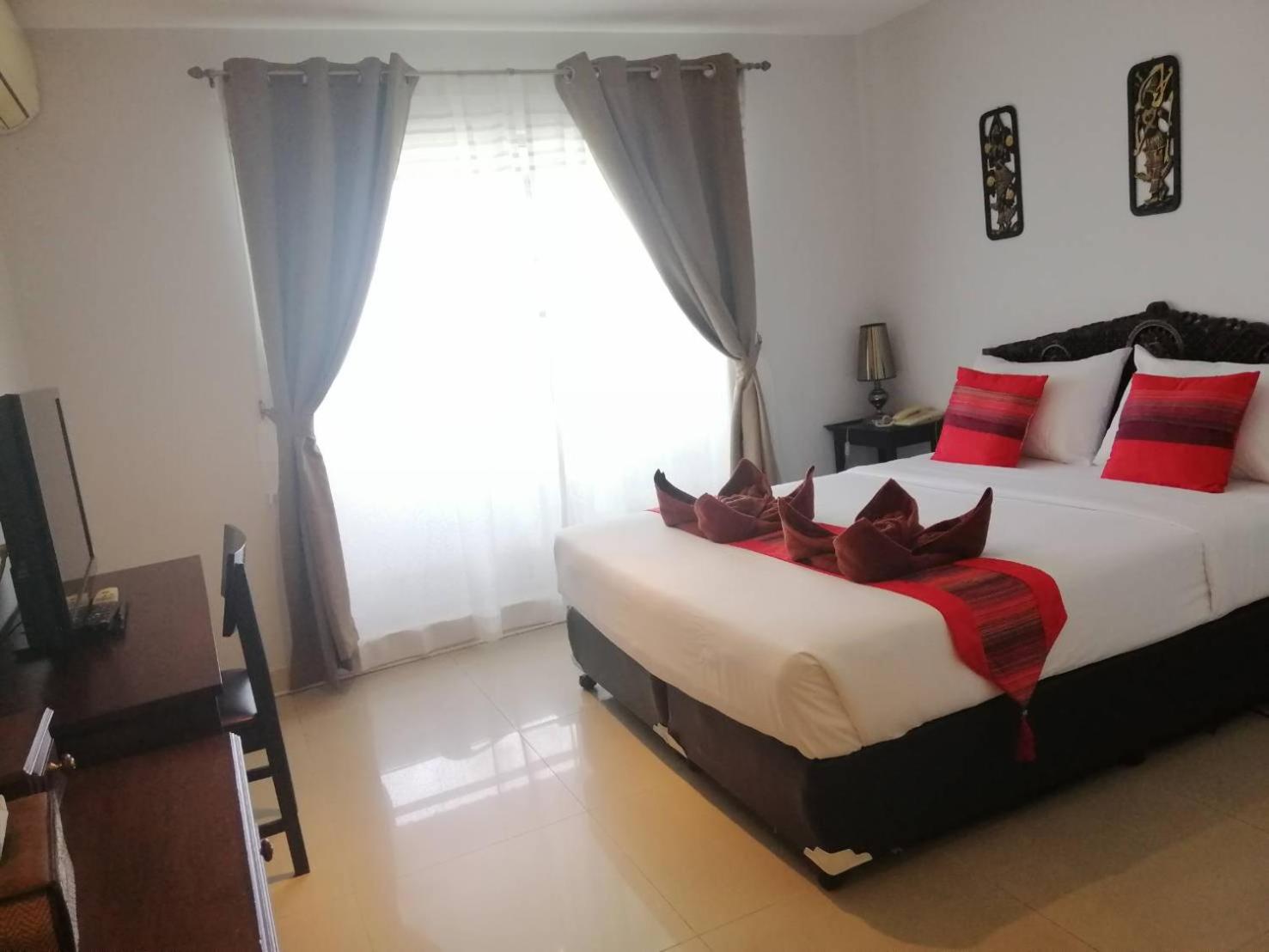 Deluxe Double Room with Balcony and Sea View - Photo 20