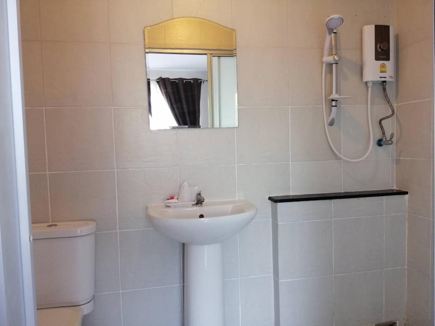 Deluxe Double Room with Side Sea View