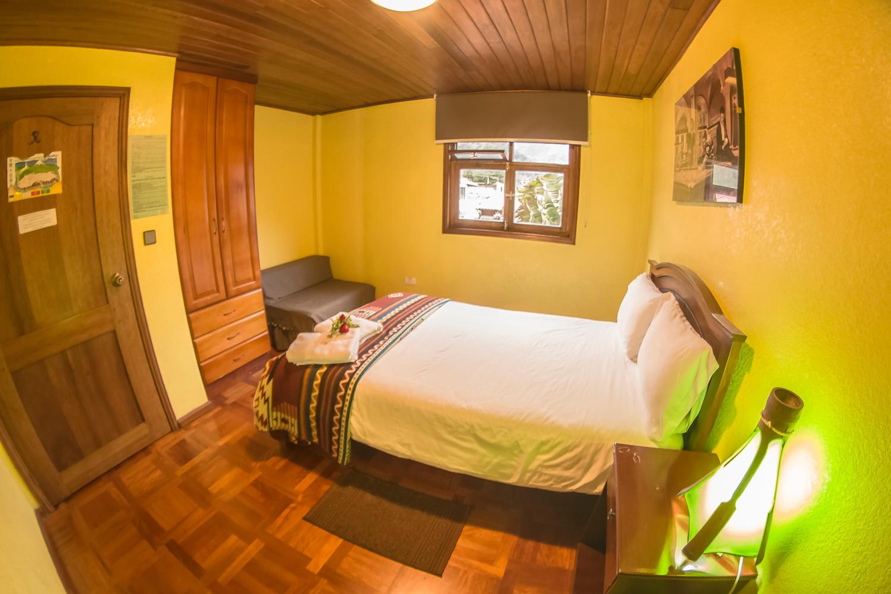 Standard Single Room with Shared Bathroom