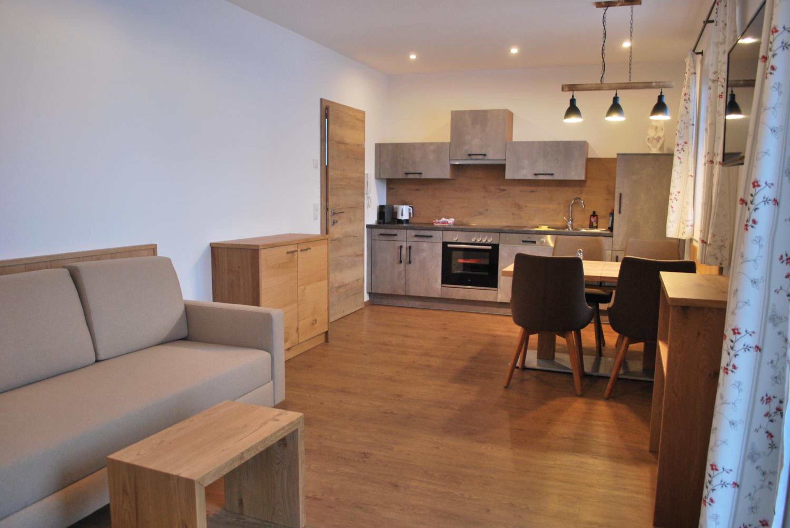 One-Bedroom Suite - Photo 4